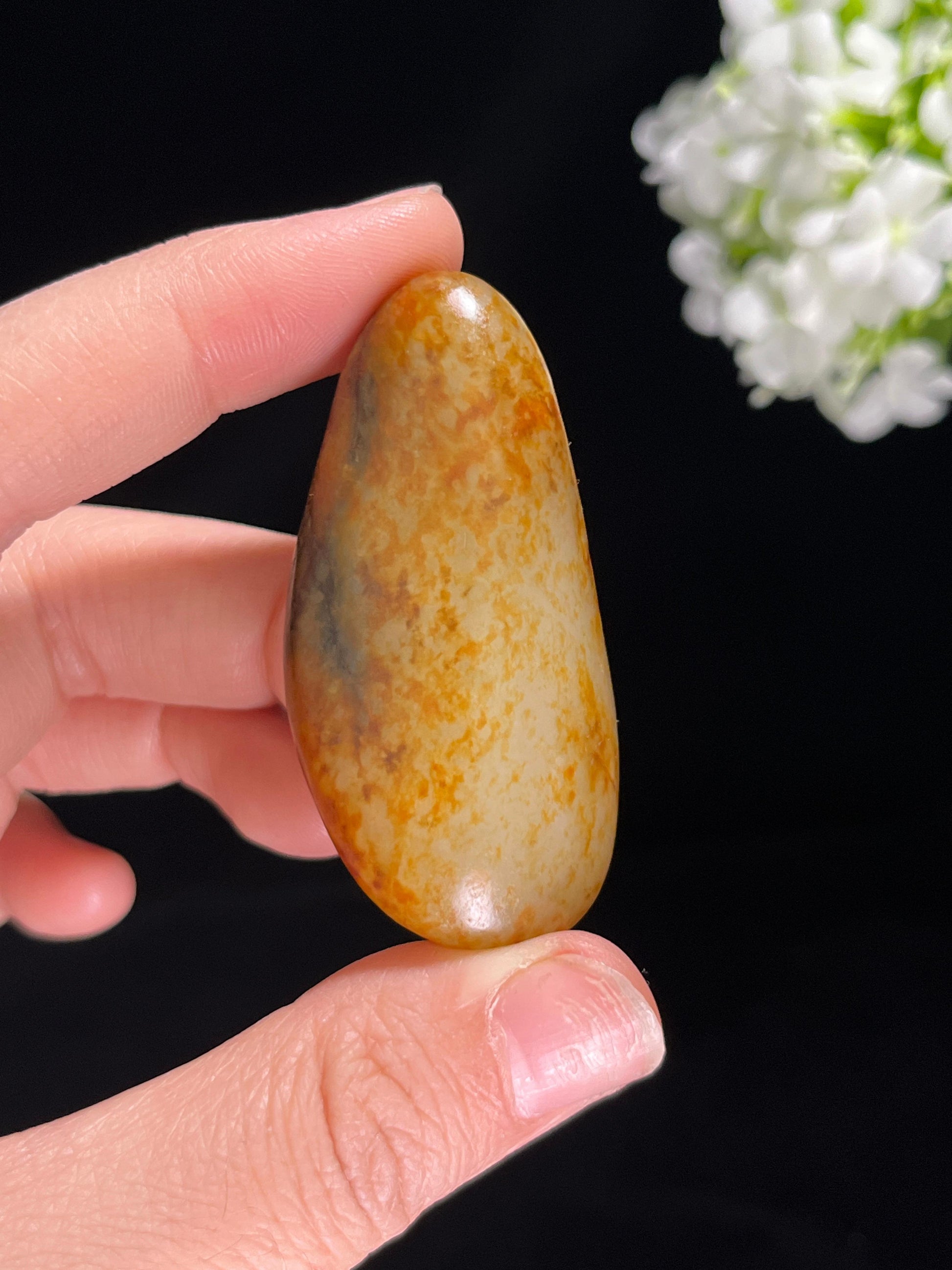 新疆和田玉洒金皮籽料原石挂件（yc255470）