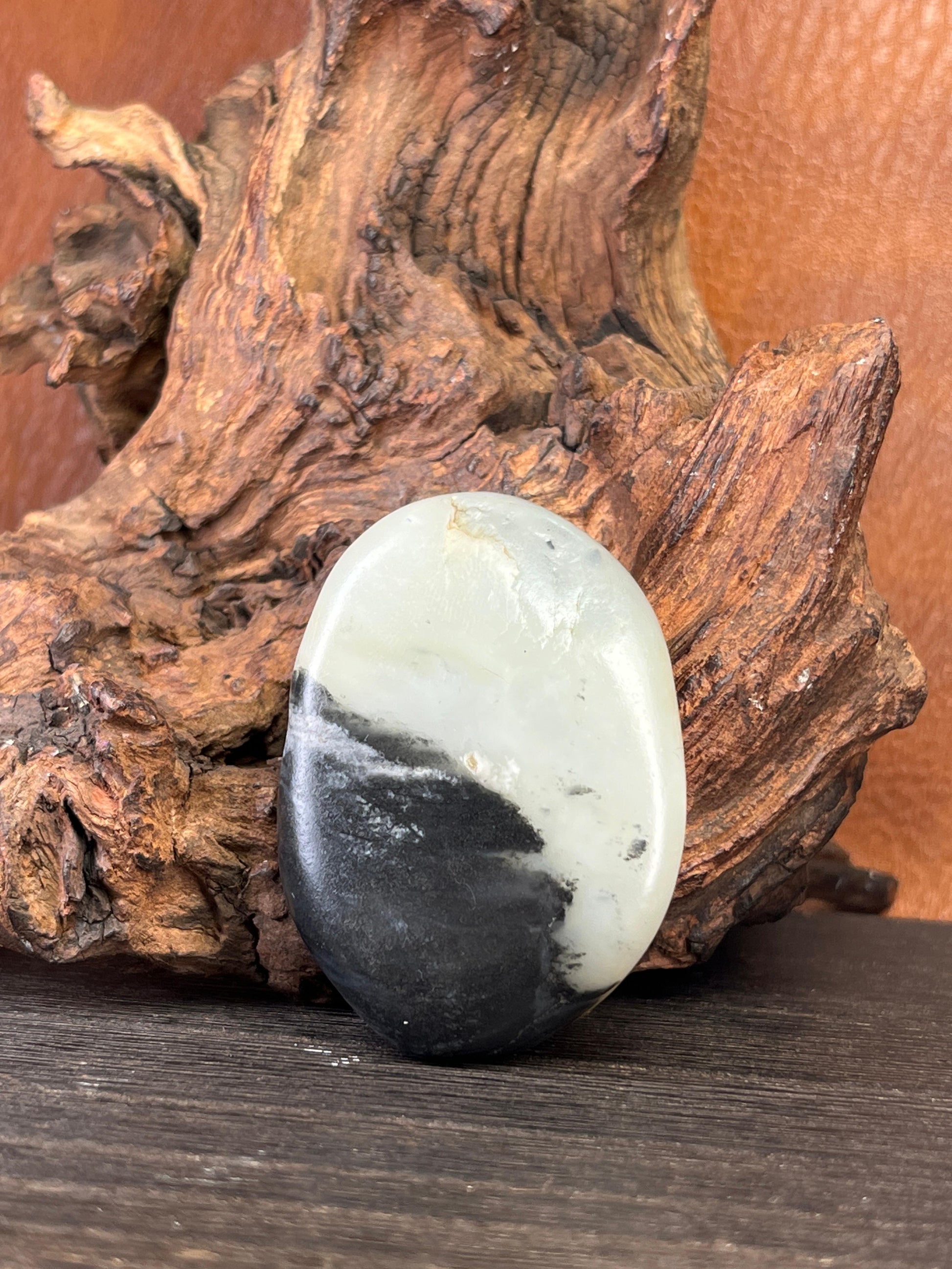 新疆和田玉青花籽料原石挂件（yc227484）