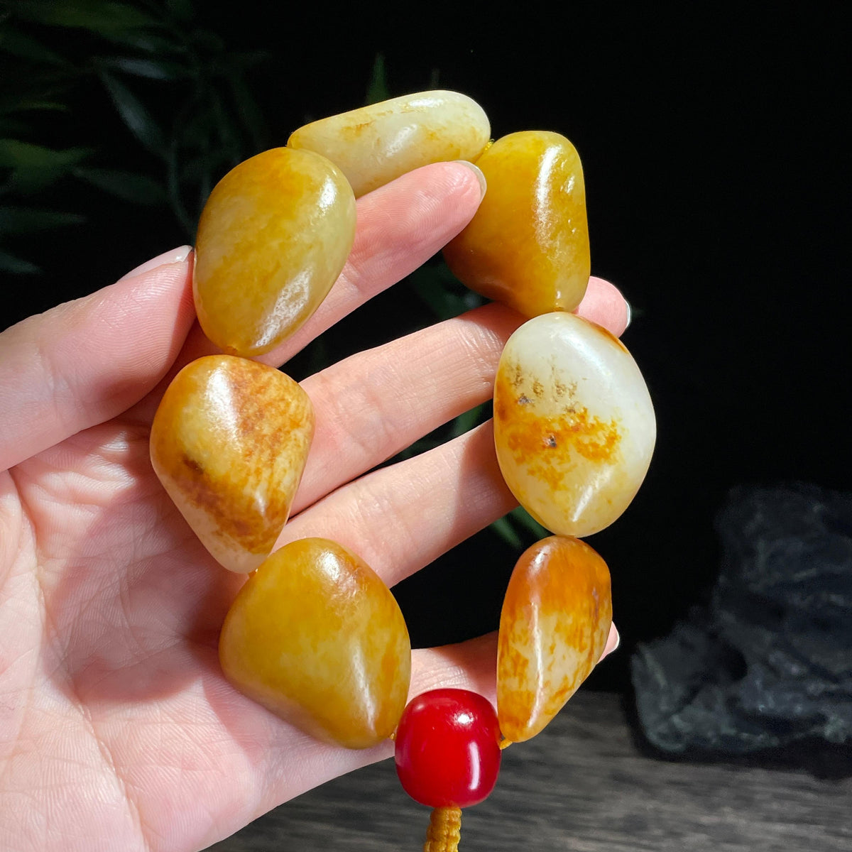 新疆和田玉珍品洒金皮红皮原籽手串（7颗）（yc723075）