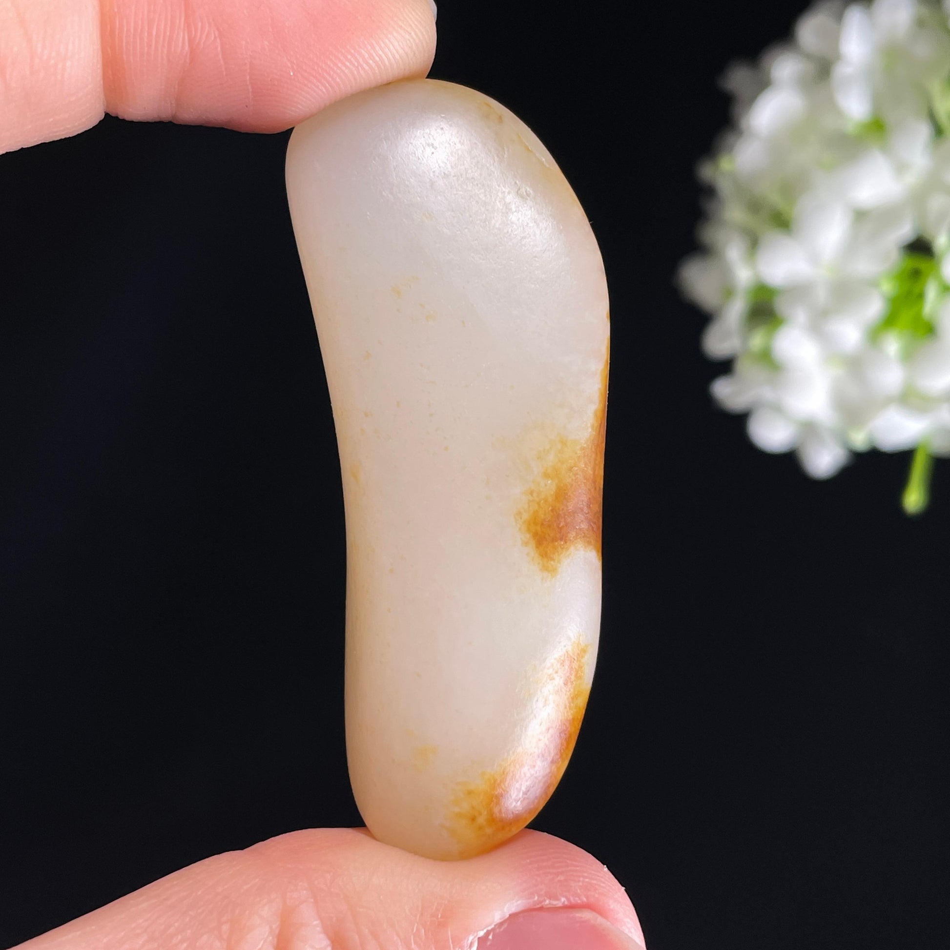 和田玉“半染清瑶”白玉黑红皮籽料（yc425008）