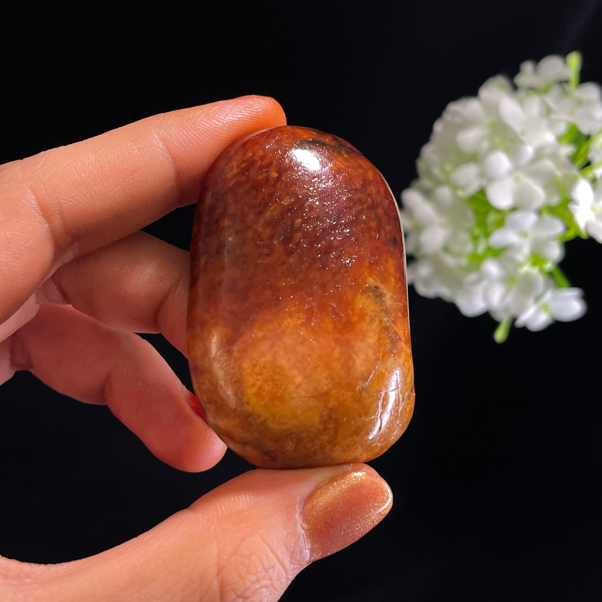 新疆天然和田玉“丹砂浸野”红沁籽料（yc375271）