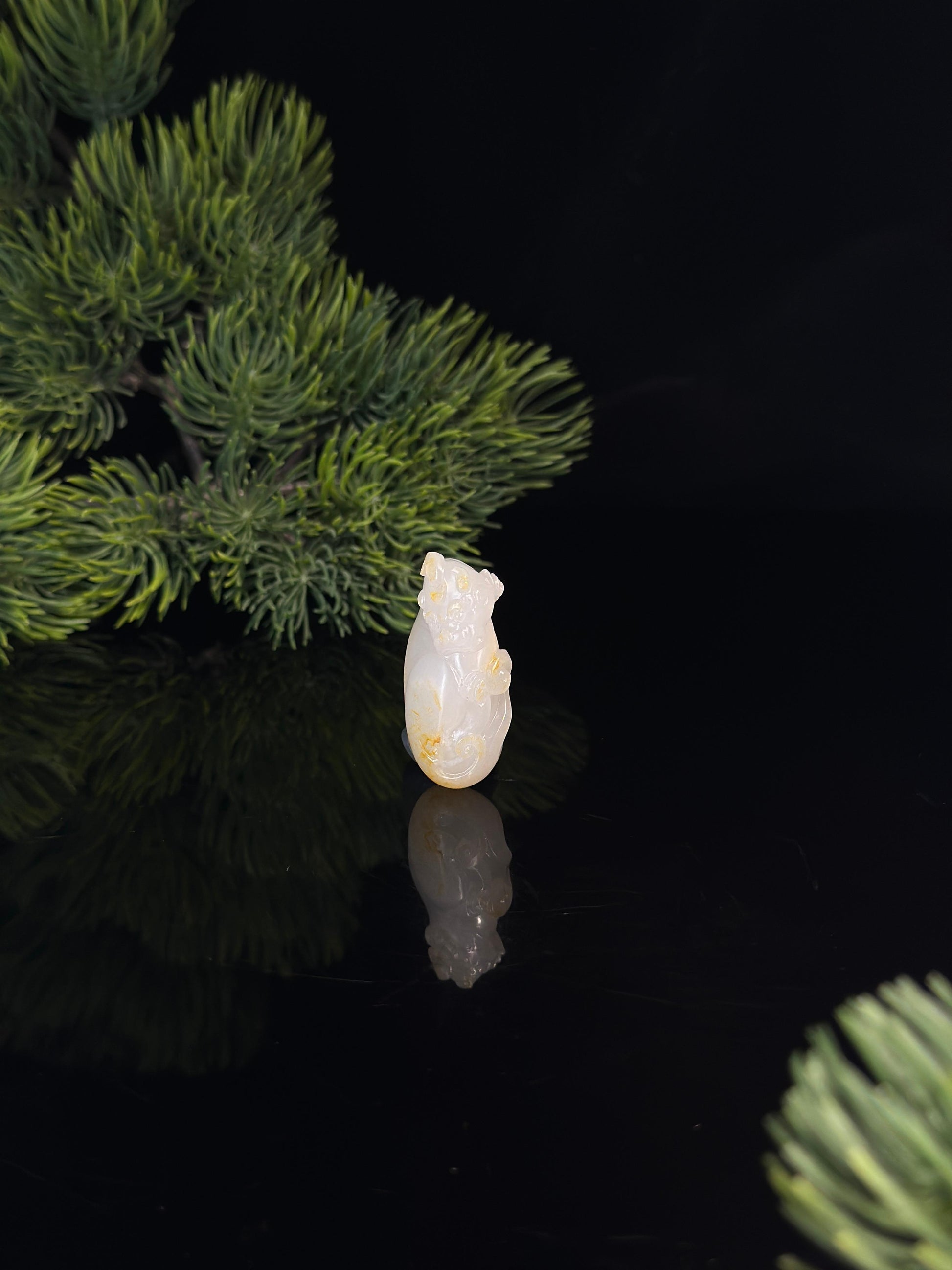 新疆和田玉白玉洒金皮精品籽料貔貅挂件（yc479400）