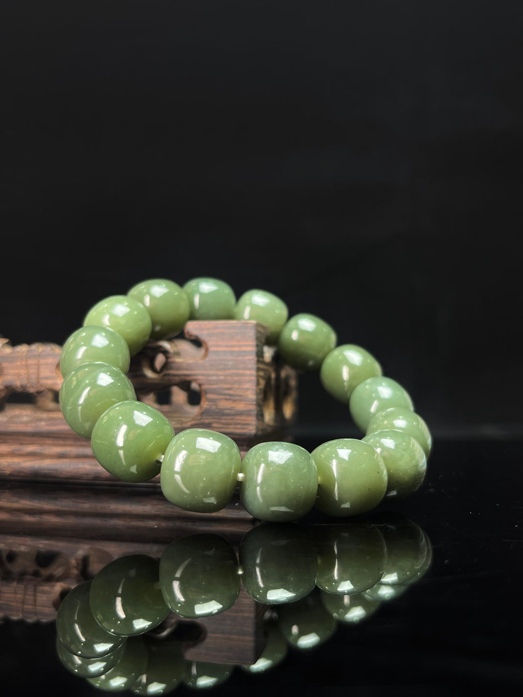 和田玉青玉手串（12卡）（yc234135）