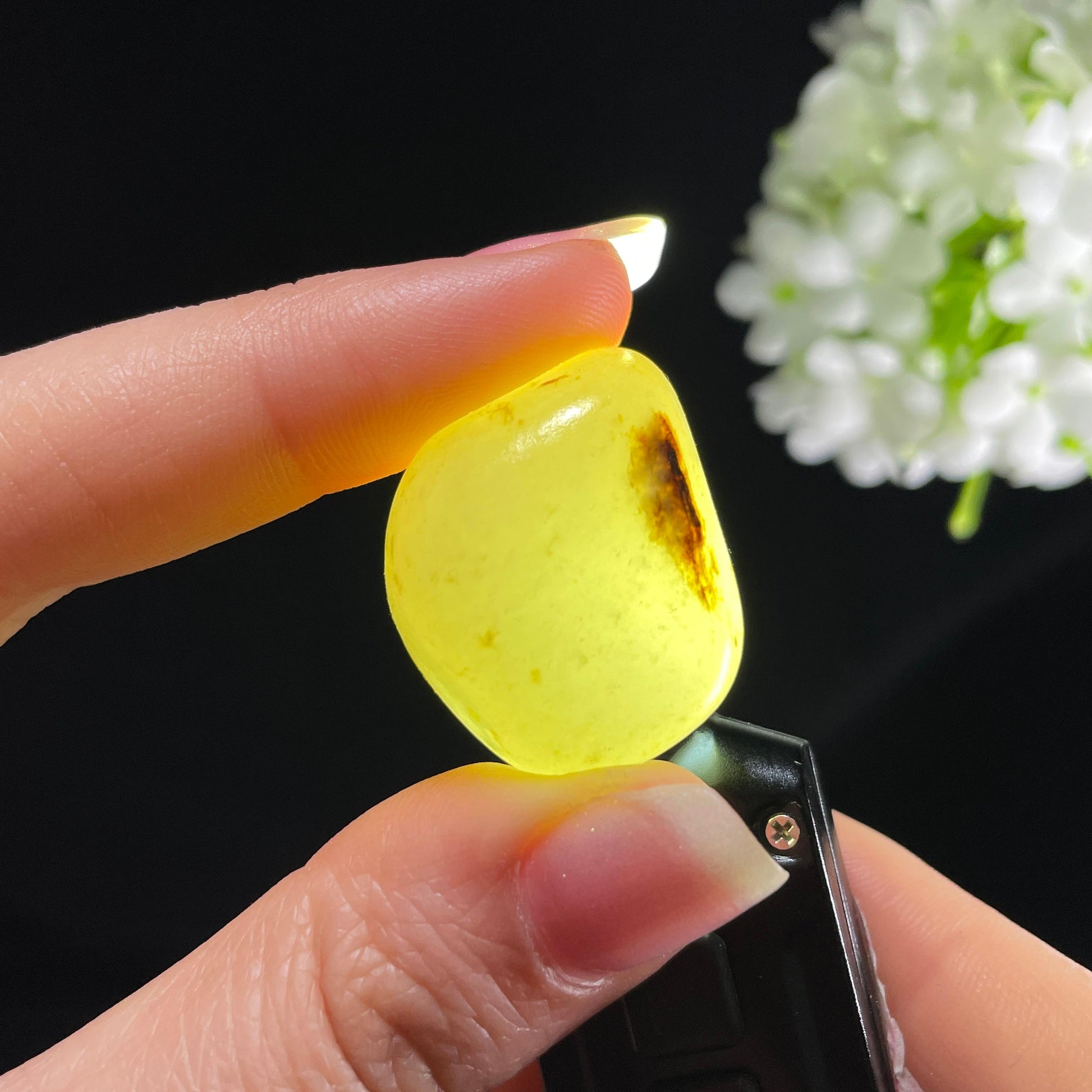 和田玉白玉“黛影梳痕”黑红皮籽料（yc394219）