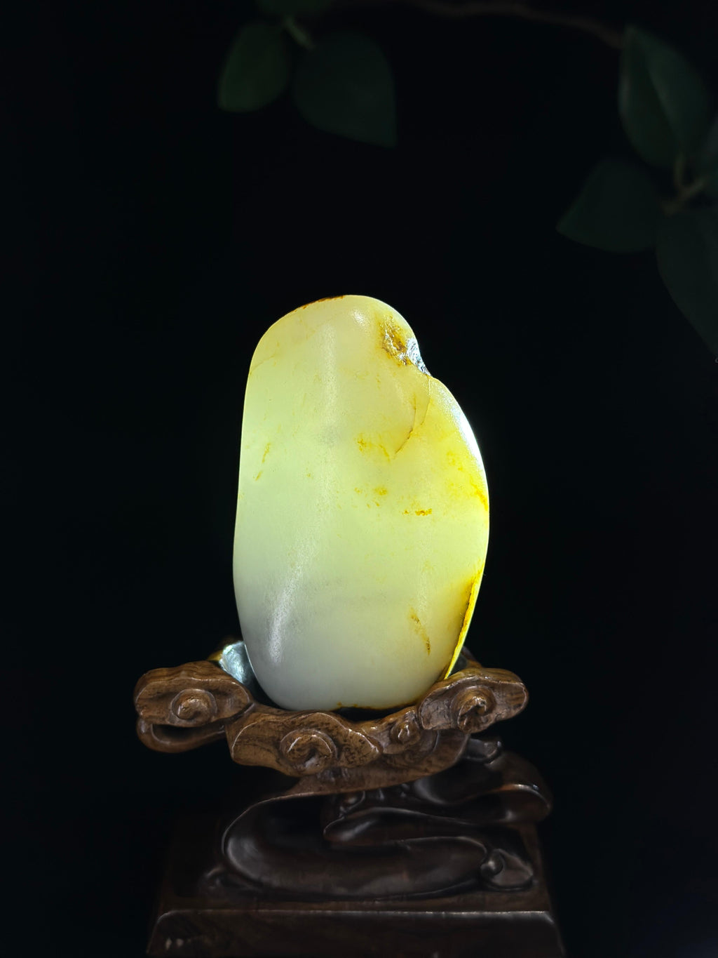 精品新疆和田玉青花洒金聚黑皮籽料手把件（yc783841）