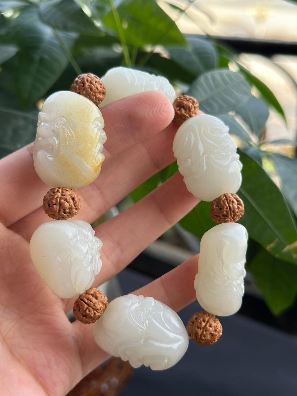 新疆和田玉洒金皮籽料十八罗汉珠手串（yc709801）