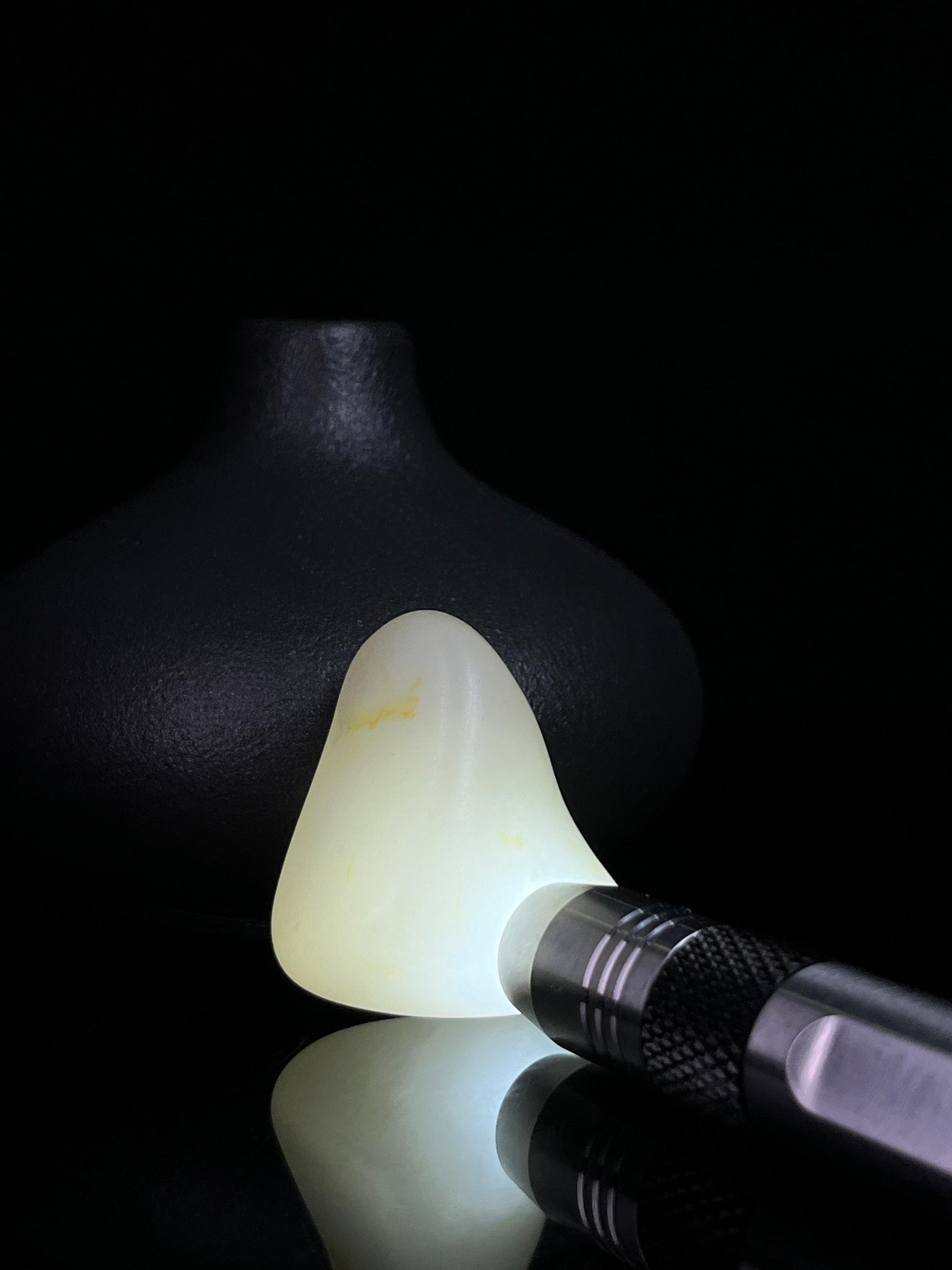 新疆和田白玉洒金皮挂件籽料原石（yc231653）