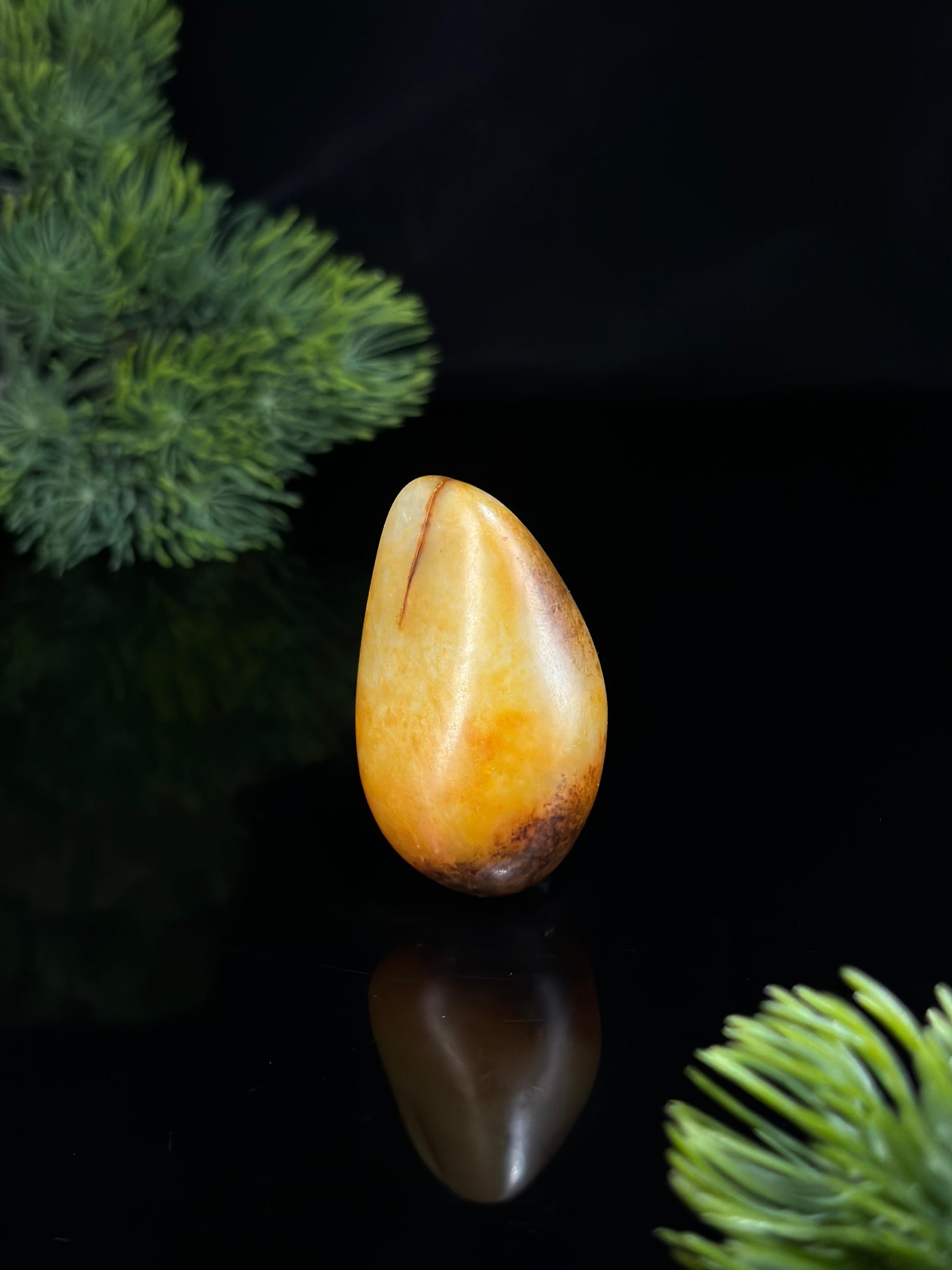 新疆和田玉白玉三色沁皮特色精品挂件籽（yc479103）