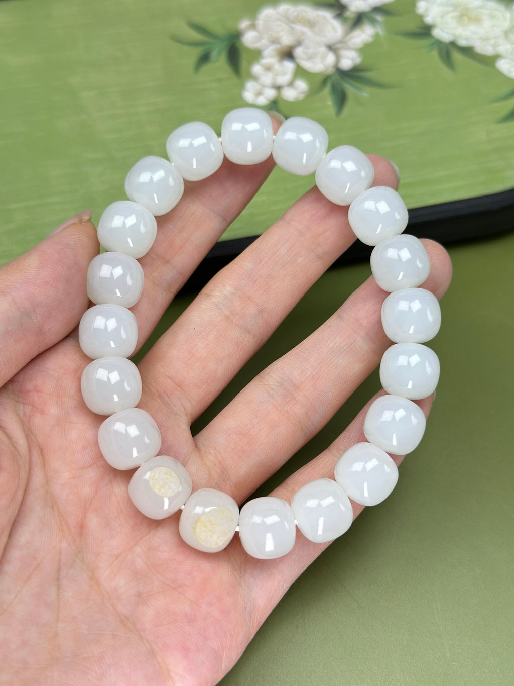 新疆和田玉珍品白玉洒金皮老型珠手串（20颗）（yc755893）