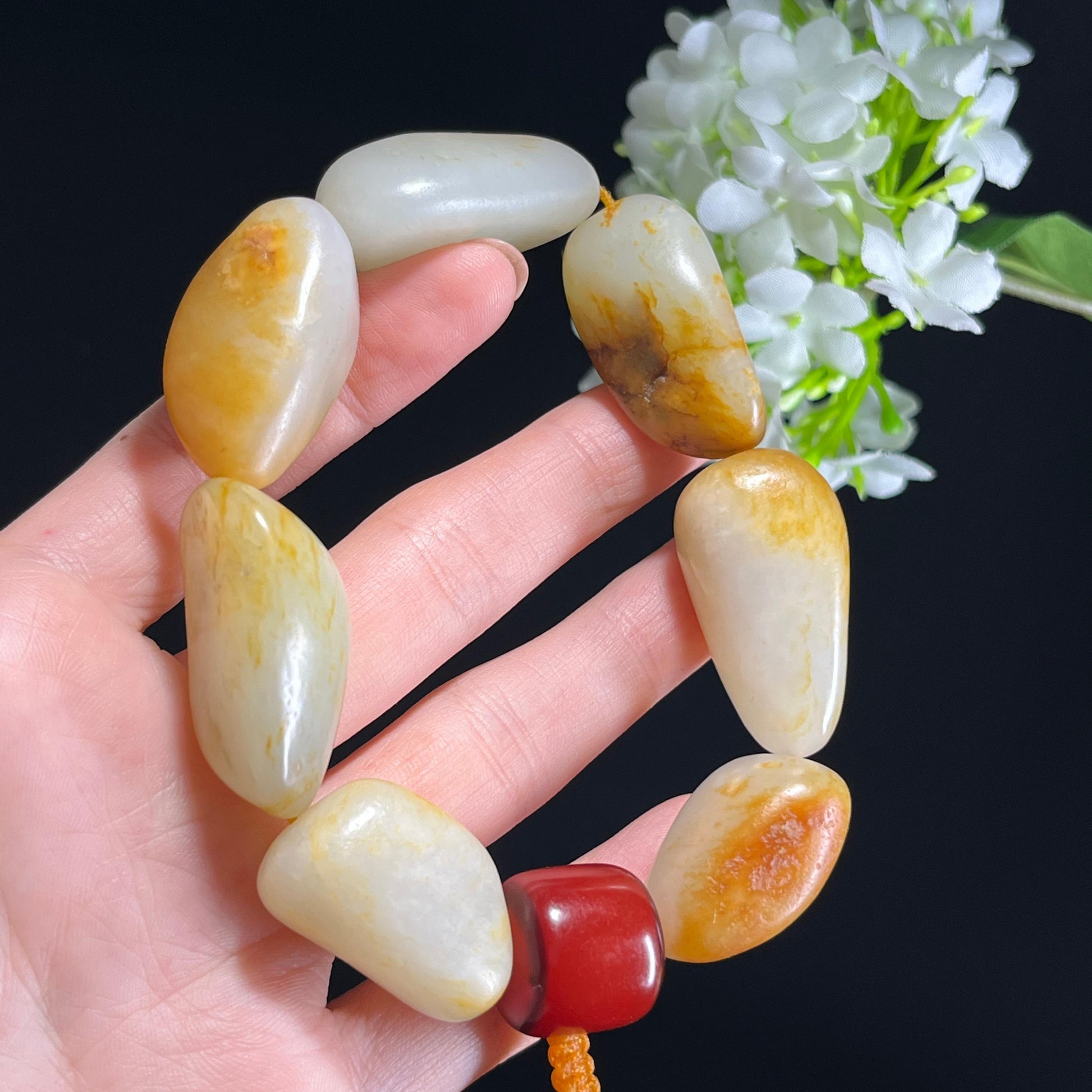 和田玉白玉洒金皮聚黄皮黄沁皮籽料原籽手串（yc347409）