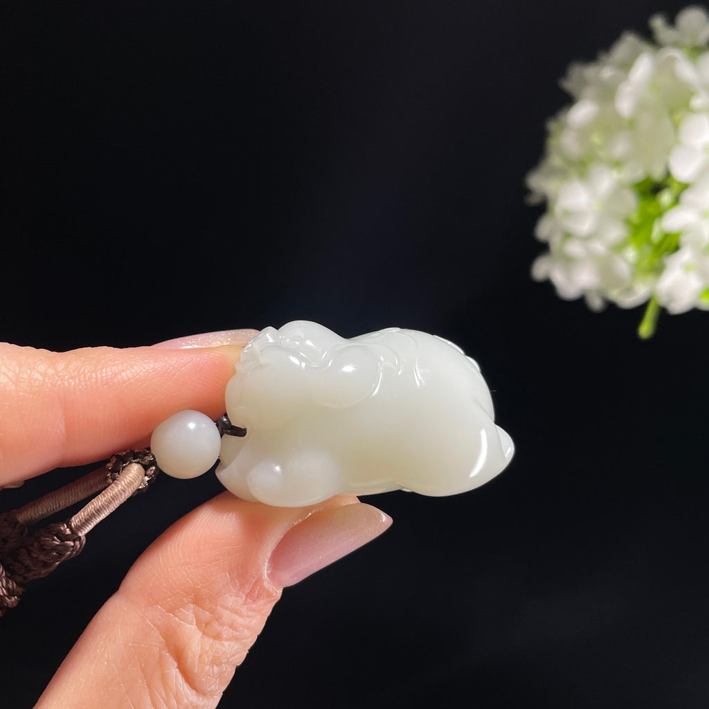 新疆天然和田玉白玉福猪雕刻挂件（yc360311）