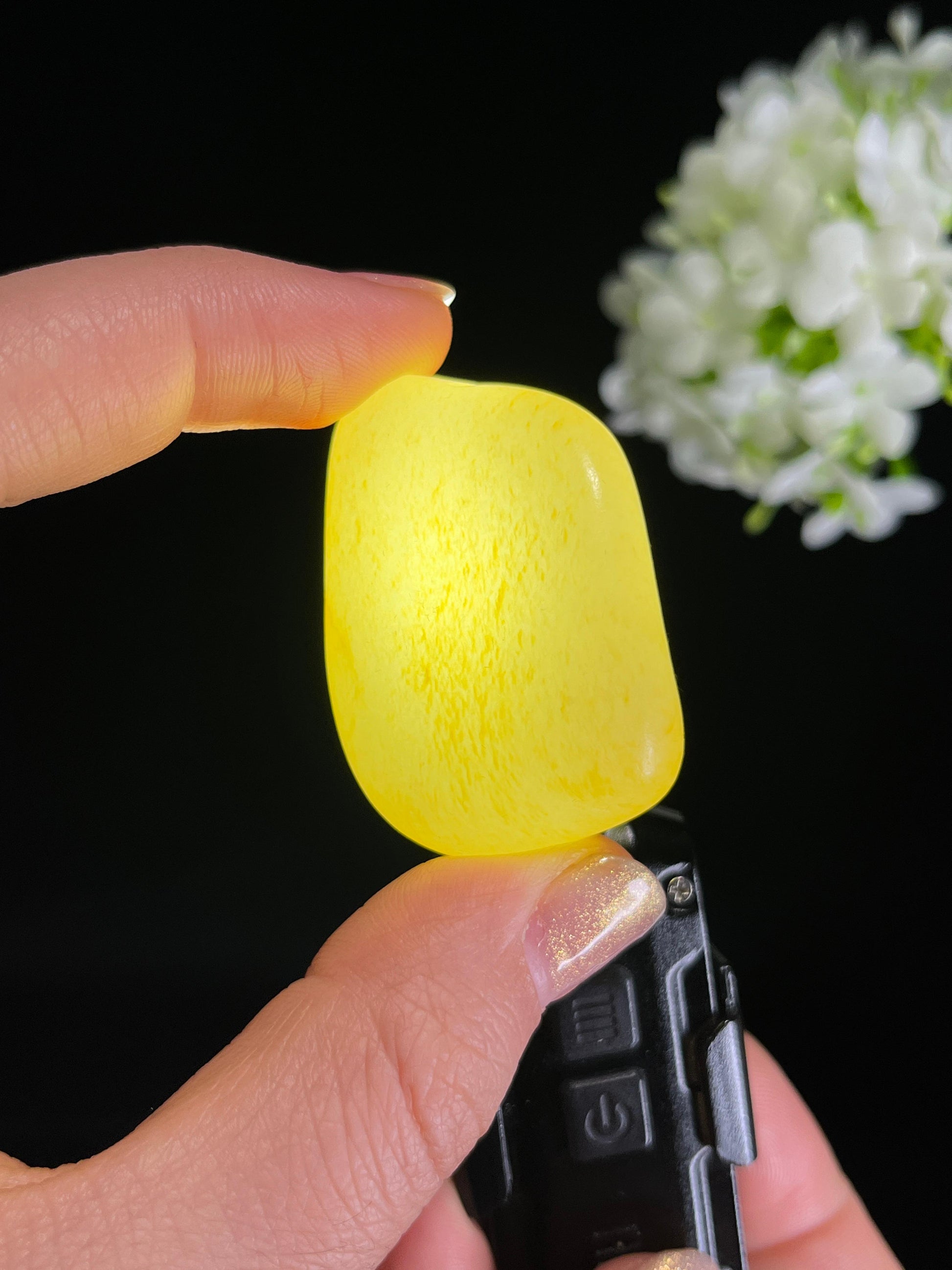 2025.11.22新疆天然和田玉白玉洒黄皮籽料原石（yc272865）