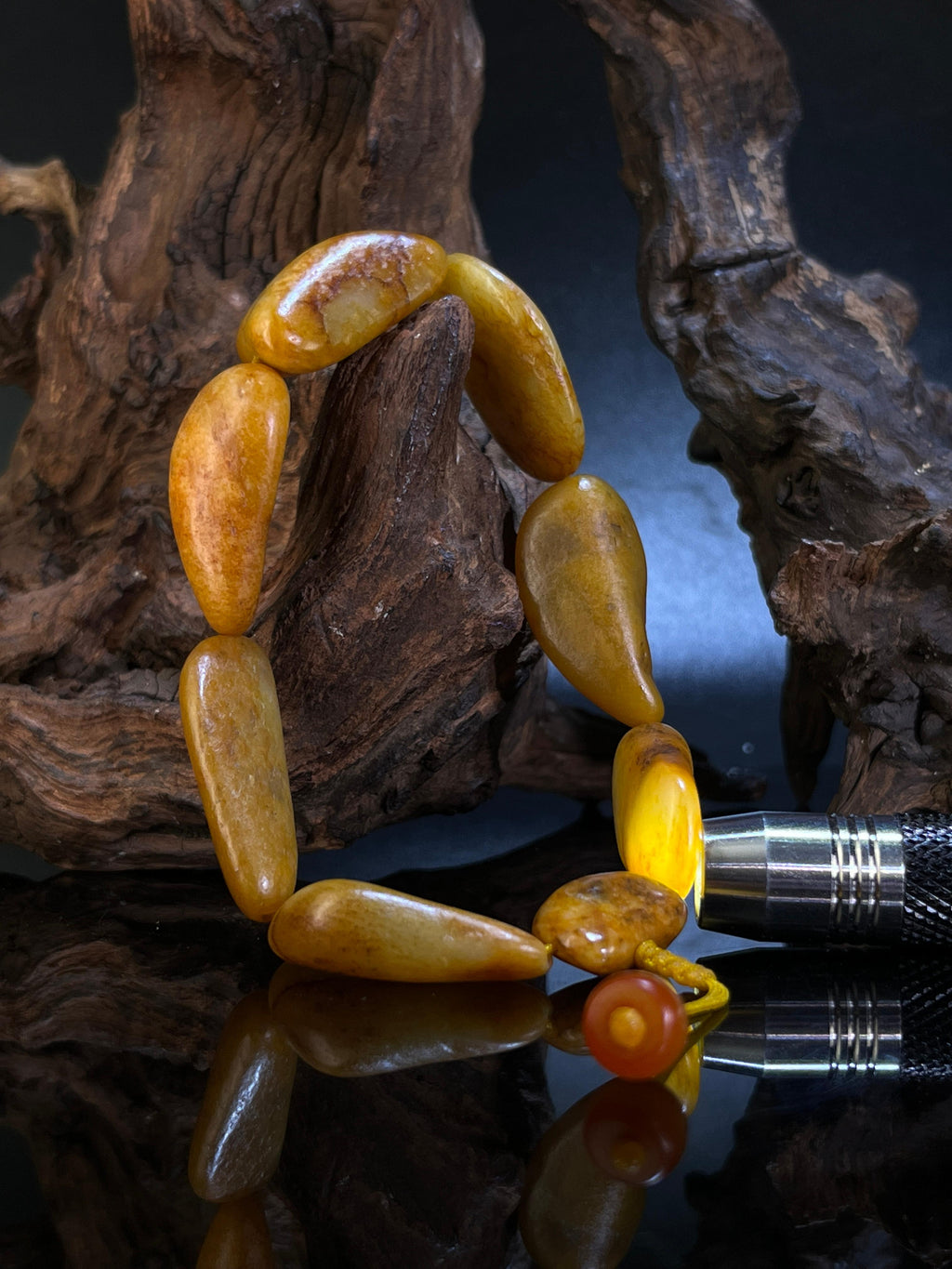 新疆和田玉黄沁皮籽料原石手串（yc229359）