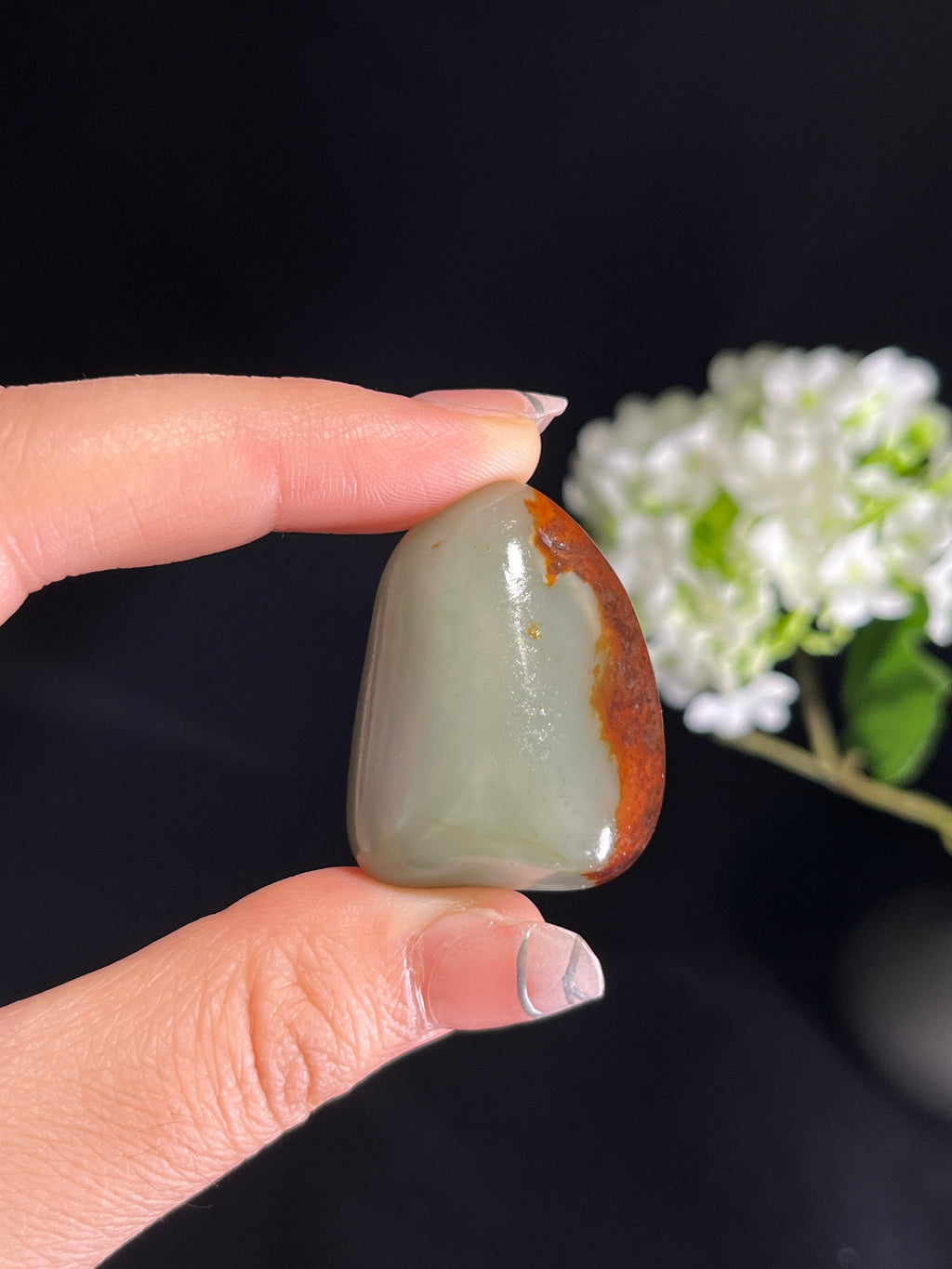 新疆和田玉青玉红皮籽料原石挂件（yc250202）