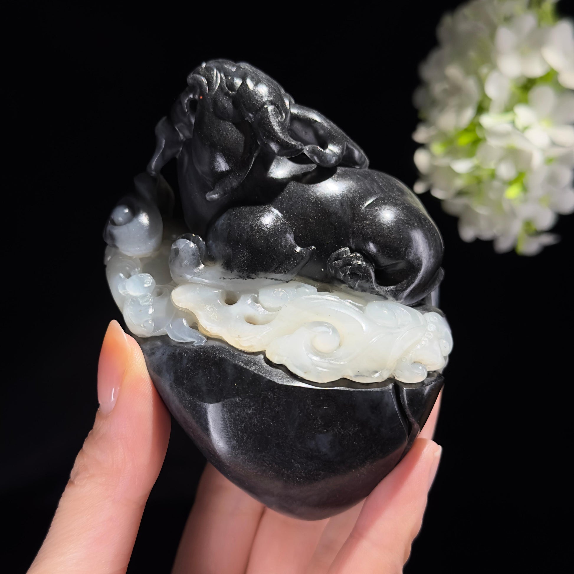 新疆和田玉青花籽料招财卧貔貅珍品摆件（yc487329）