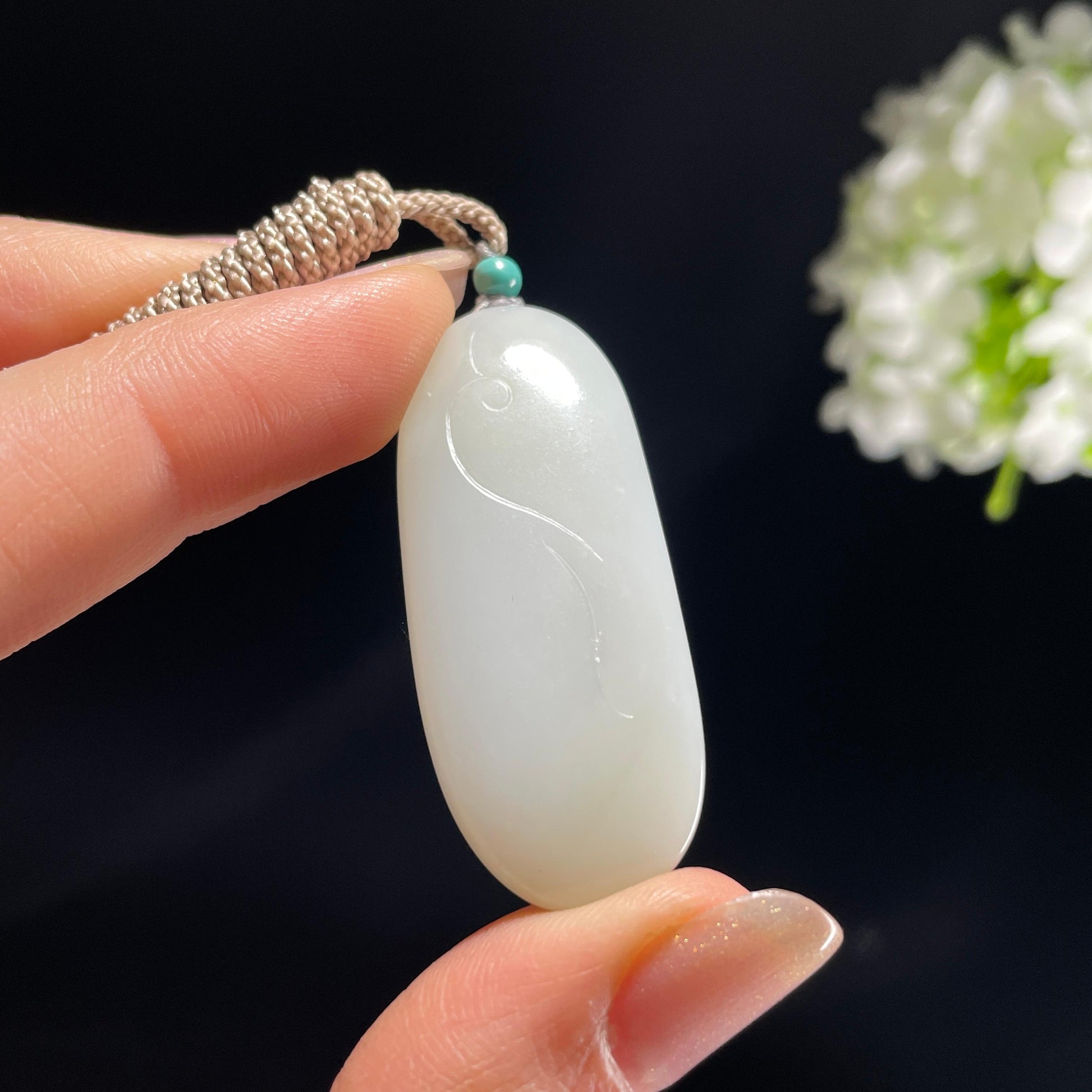 新疆和田玉米达料白玉观音雕刻挂件（yc365297）