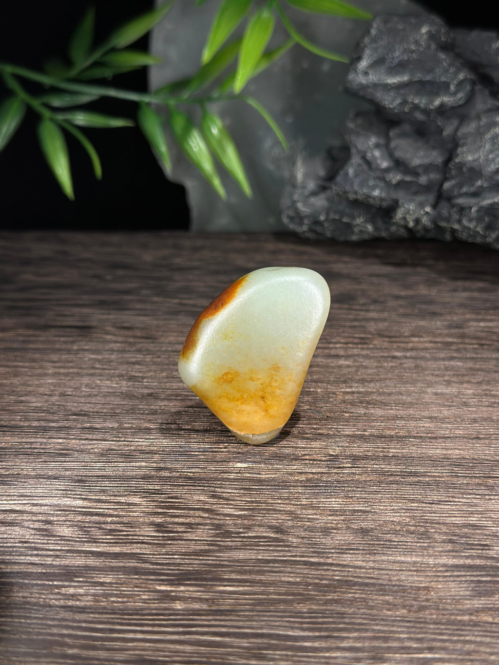新疆和田玉高青白洒金皮红皮籽料挂件（yc715716）