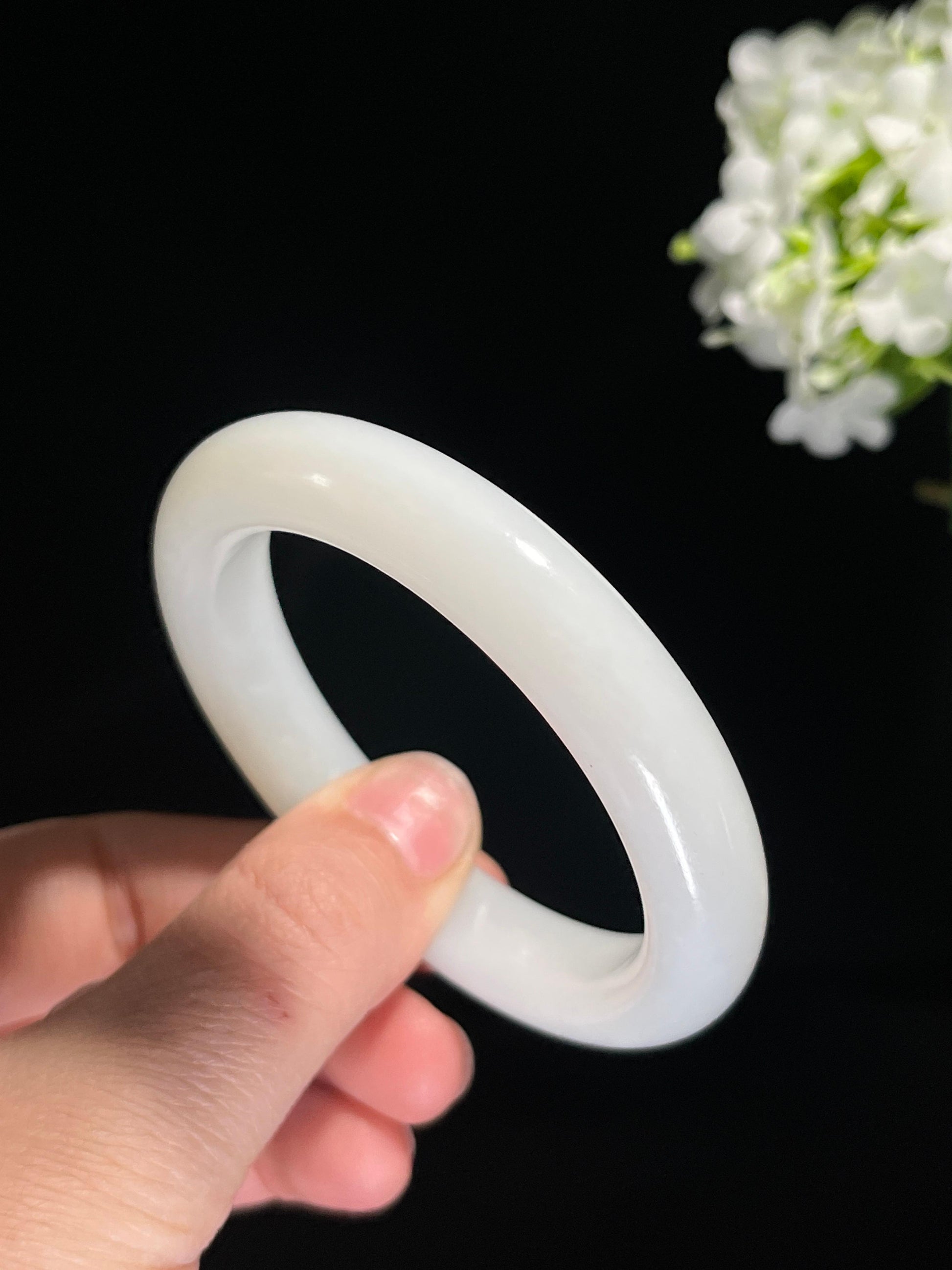 新疆天然和田玉羊脂白玉手镯精品8（卡56）（yc258381）