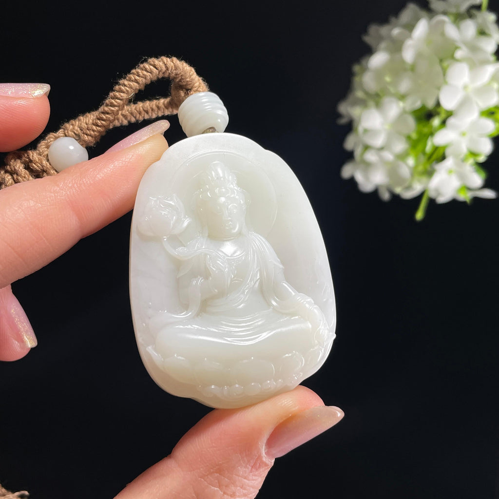 新疆天然和田玉白玉持莲观音雕刻挂件（yc360429）
