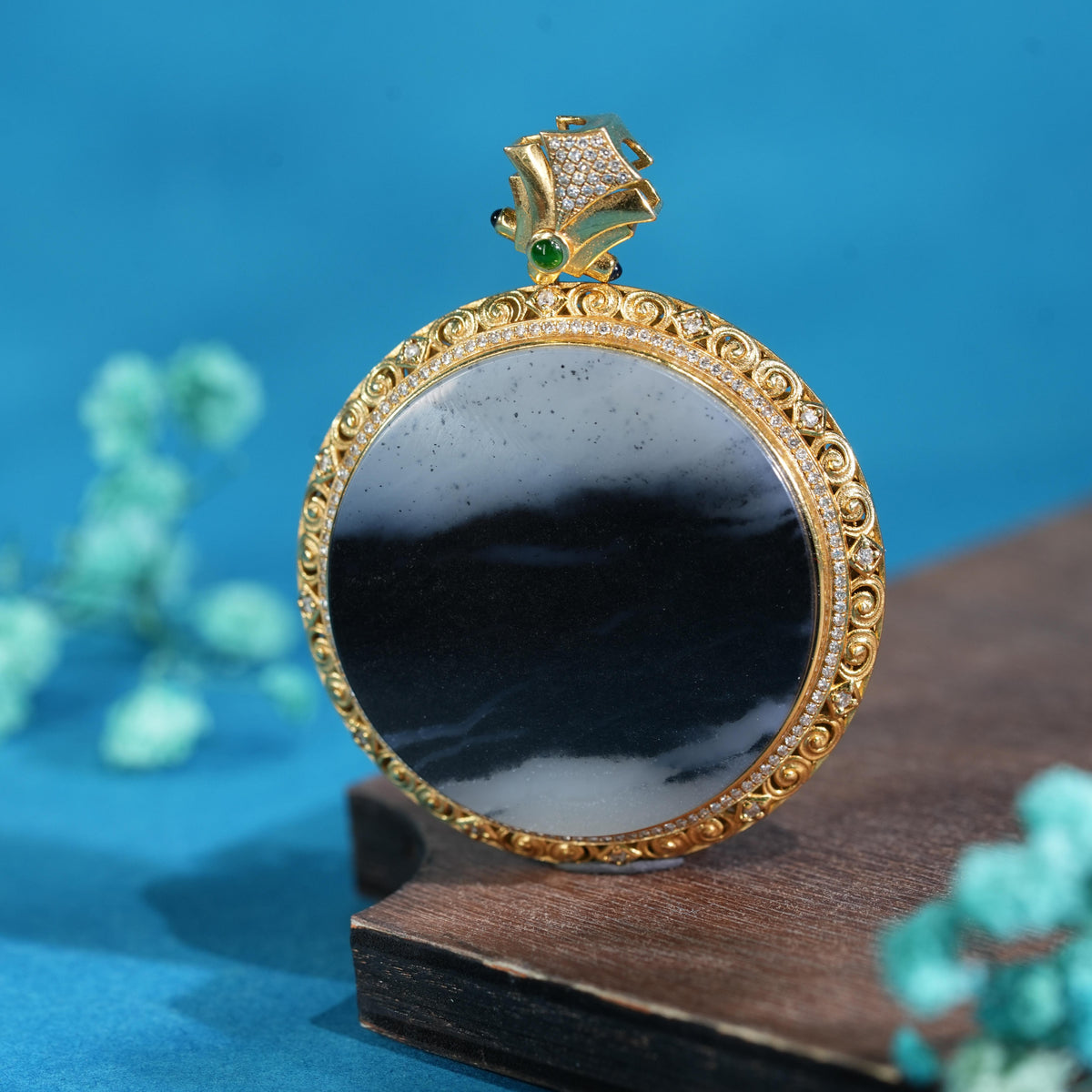 珍品18K 金镶和田玉青花籽料平安无事牌（yc773636）