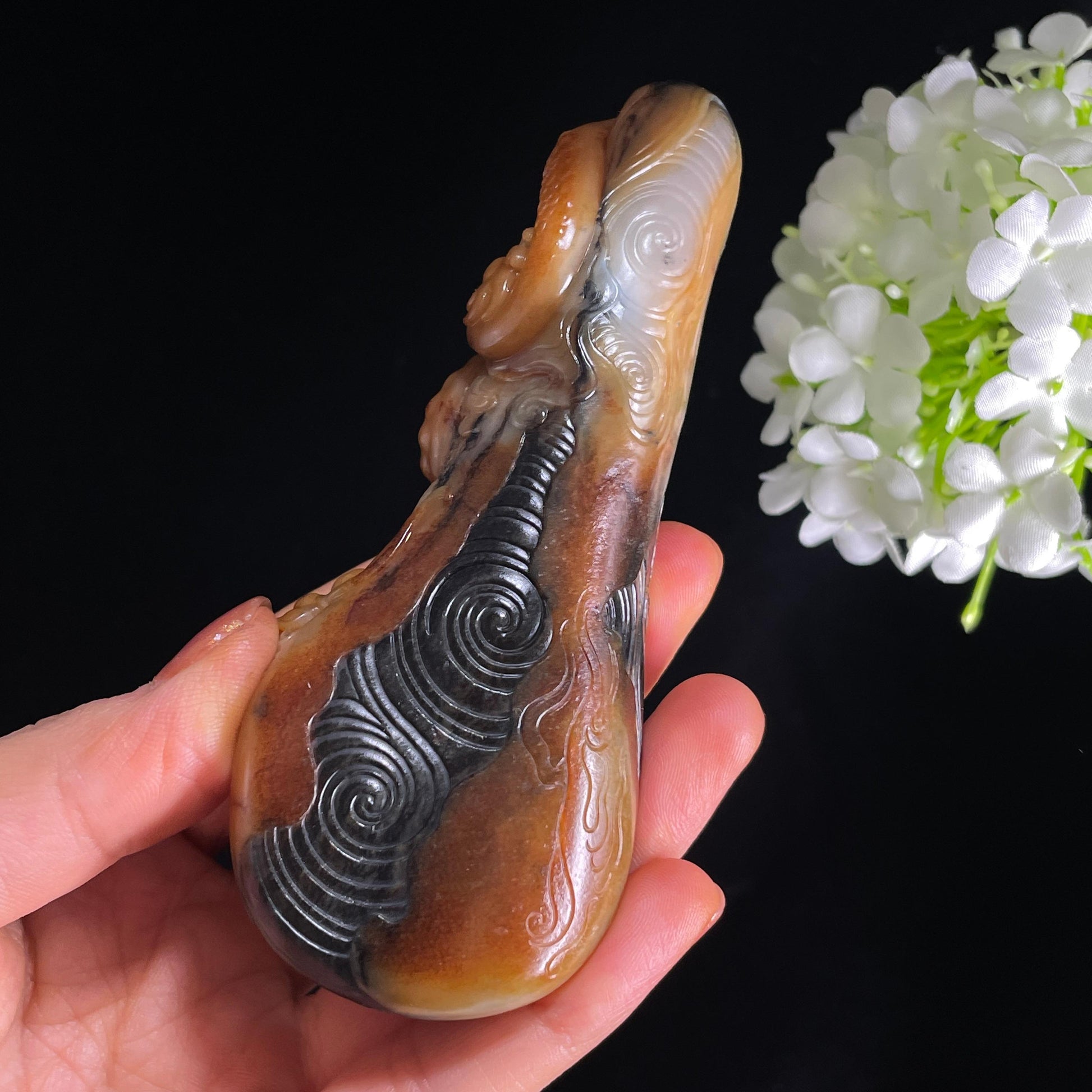 和田玉三色籽料俏色巧雕祥龙把件（yc384180）