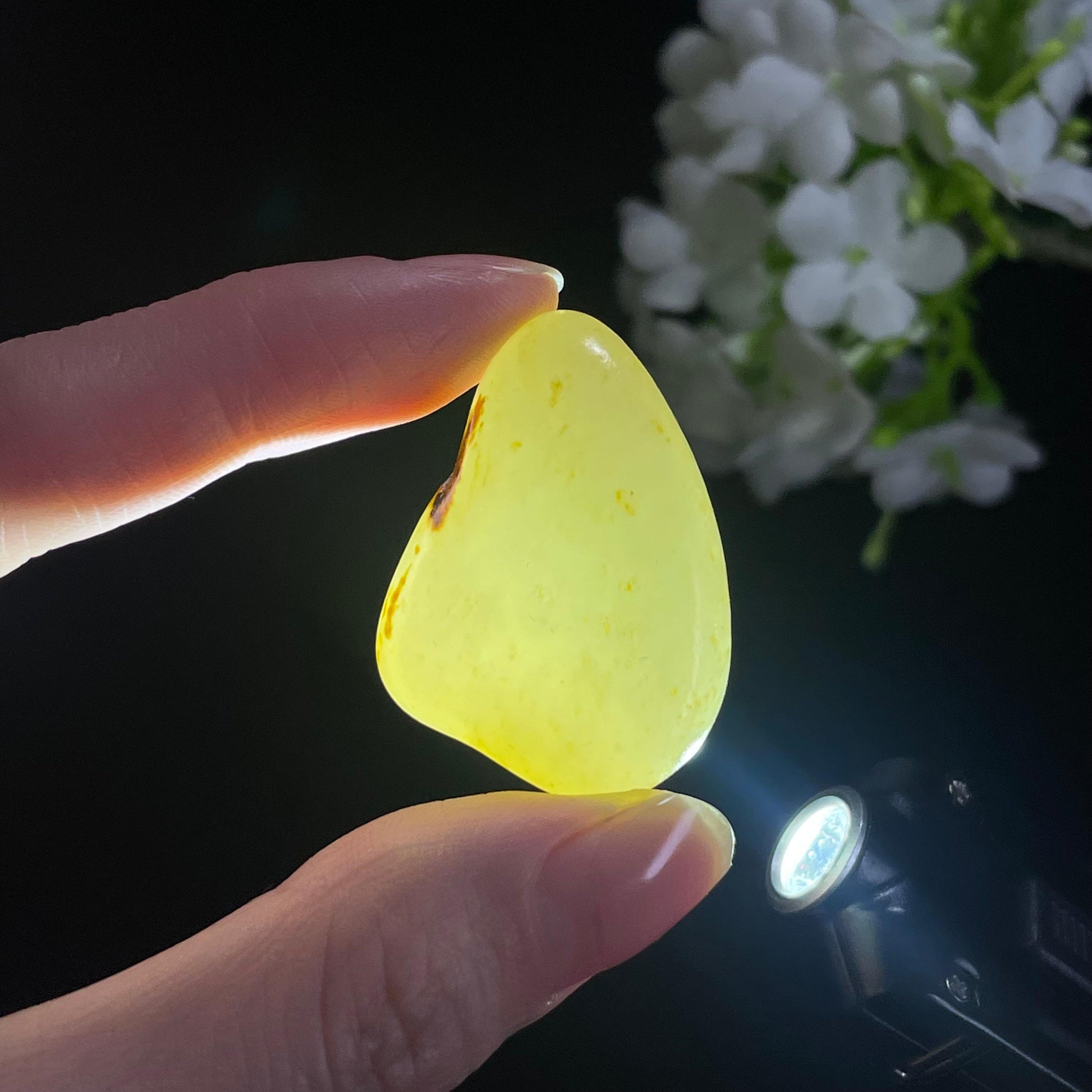 和田玉青白玉洒金聚红皮“云霞凝霜”籽料原石（yc311964）