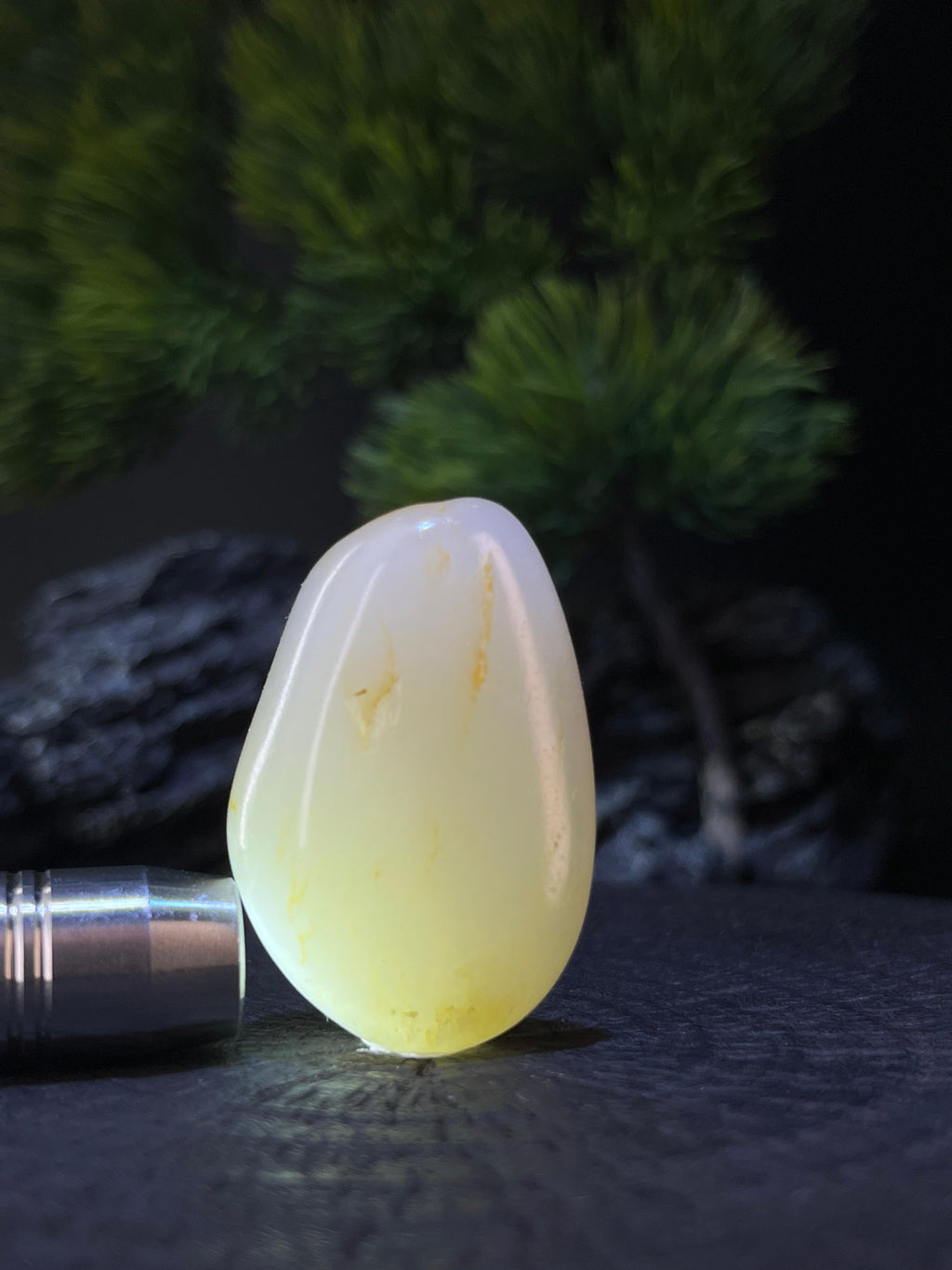 新疆和田玉洒金皮随形吊坠（yc228126）