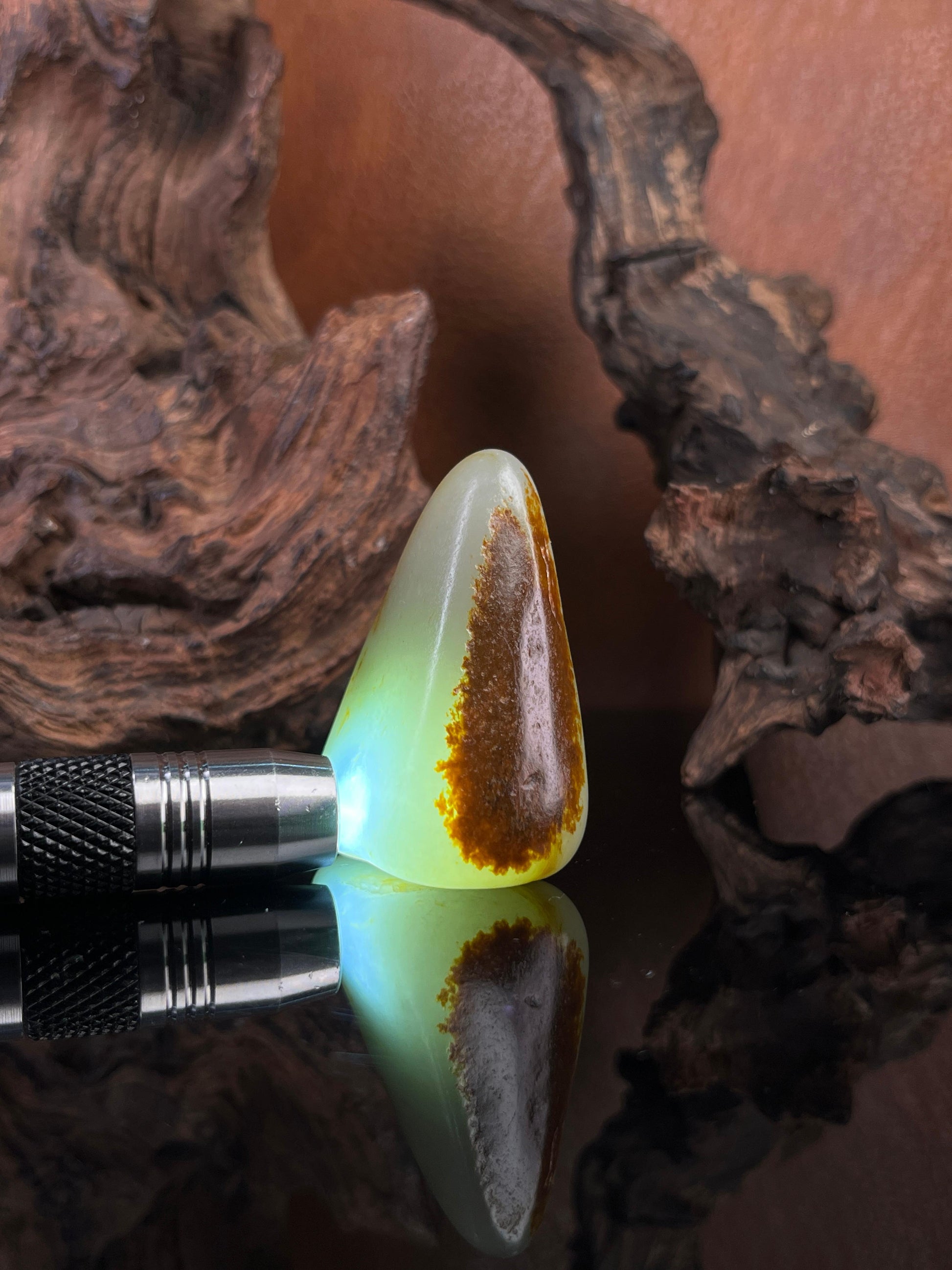 天然和田玉光白籽料原石聚黄皮吊坠（yc227804）