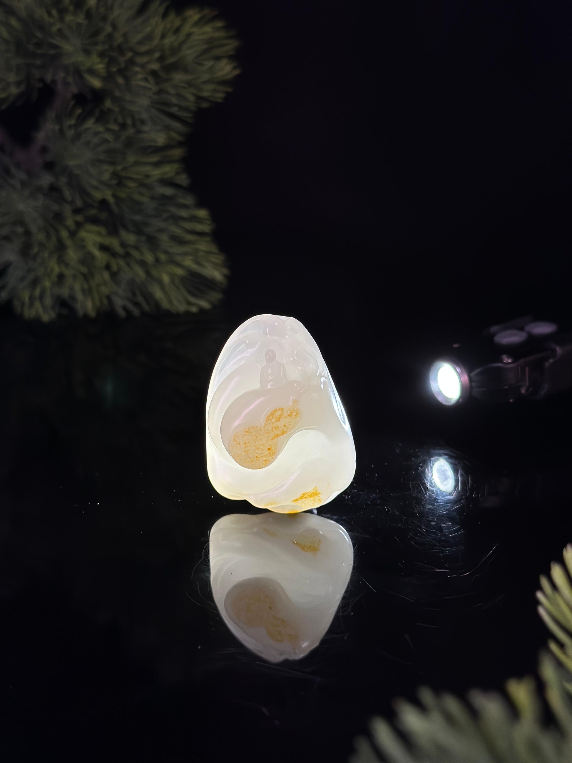 和田玉白玉洒金皮无相佛葫芦俏色雕挂件（yc463198）
