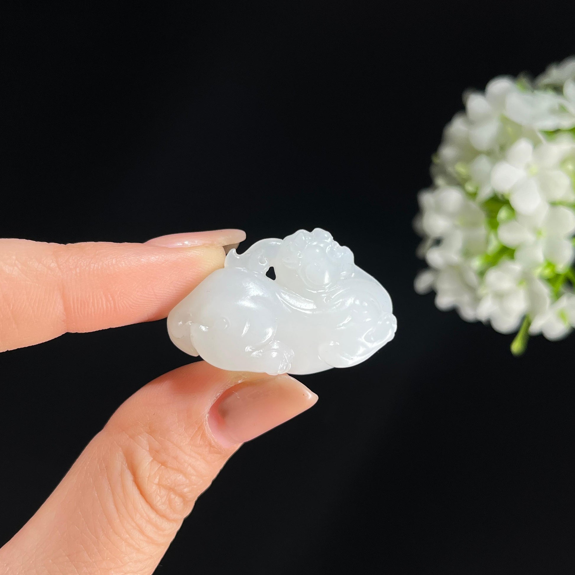 s，和田玉白玉貔貅雕刻挂件（yc379921）