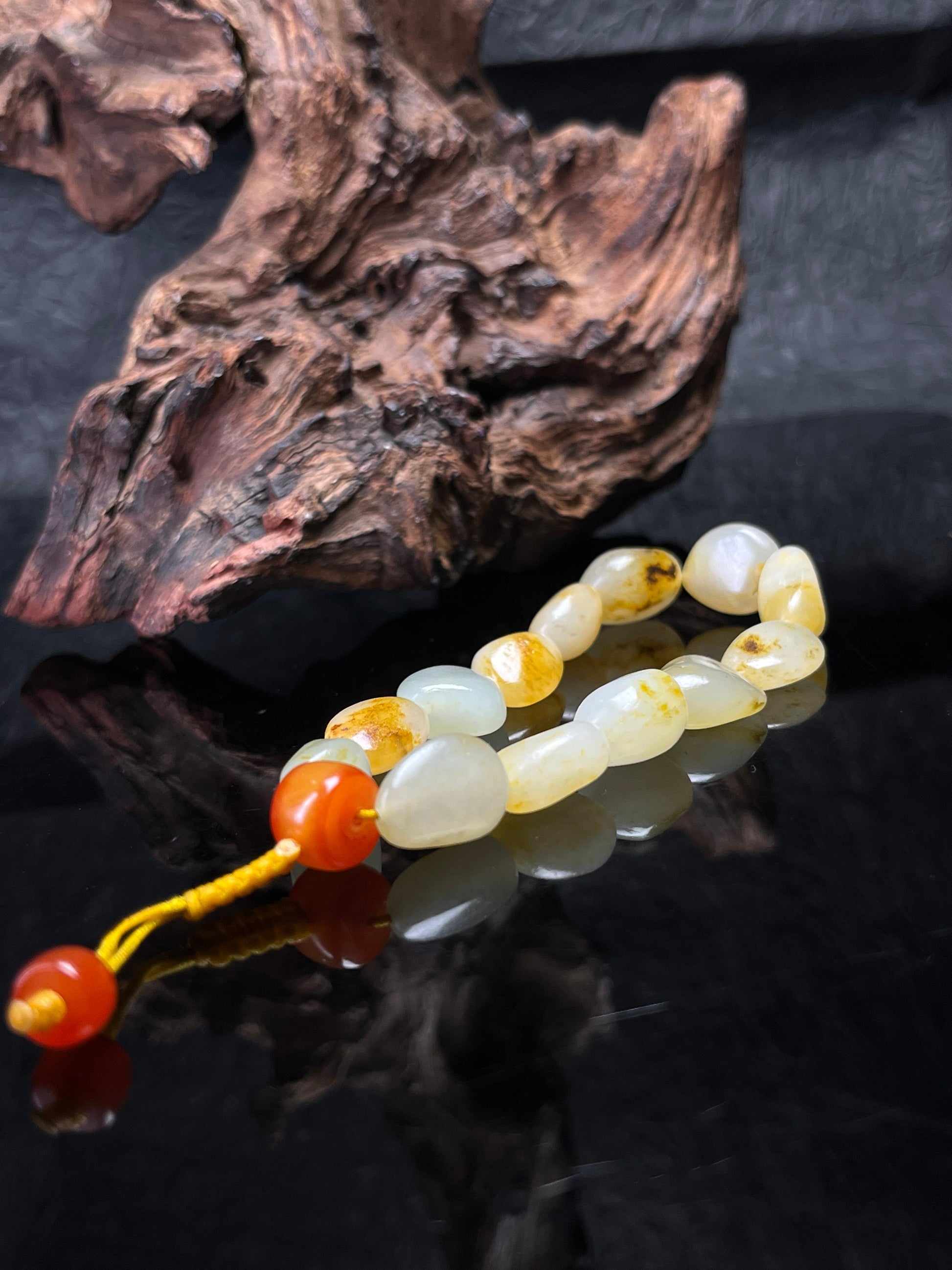 新疆和田玉天然籽料原石洒金手串（yc232610）