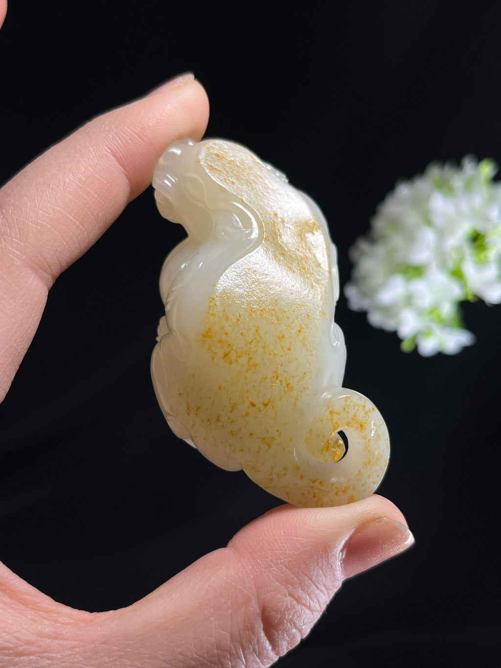 新疆天然和田玉白玉籽料洒金皮貔貅小手把（yc268806）