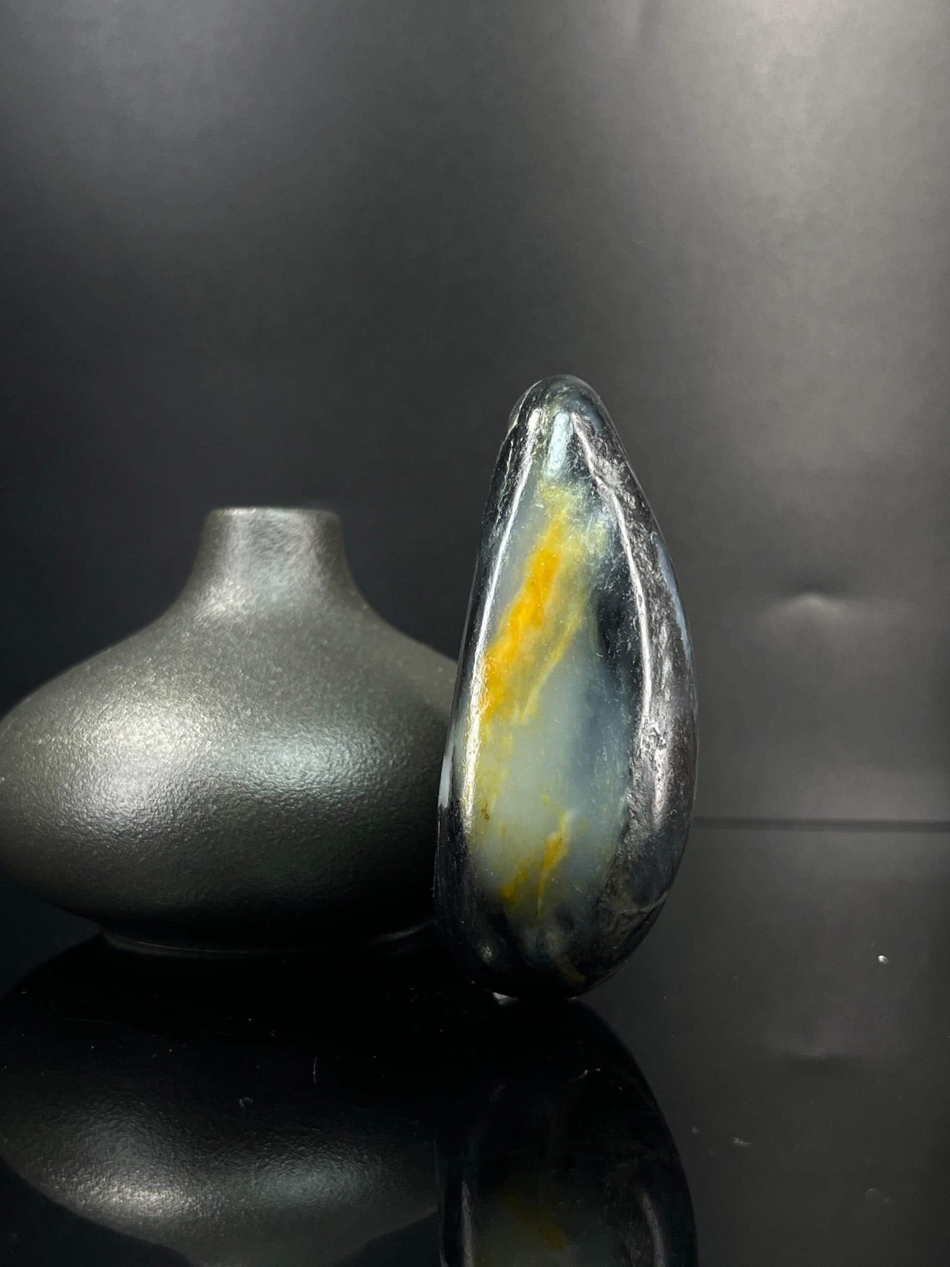 新疆和田玉青花籽料原石（yc241946）