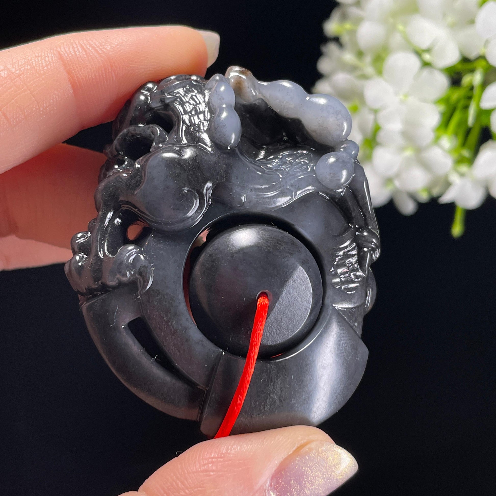 和田玉青花籽料“龙行环运”龙首扳指（yc326349）