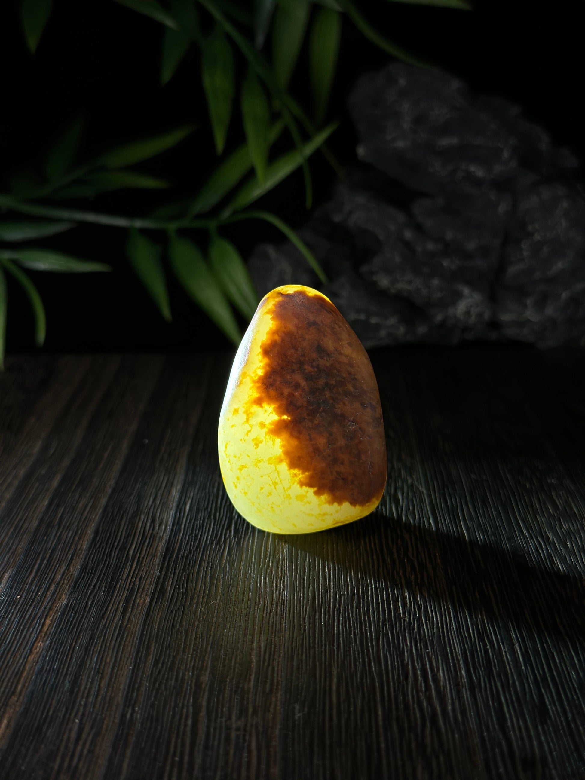 新疆和田玉珍品红皮白肉籽料挂件（yc698549）