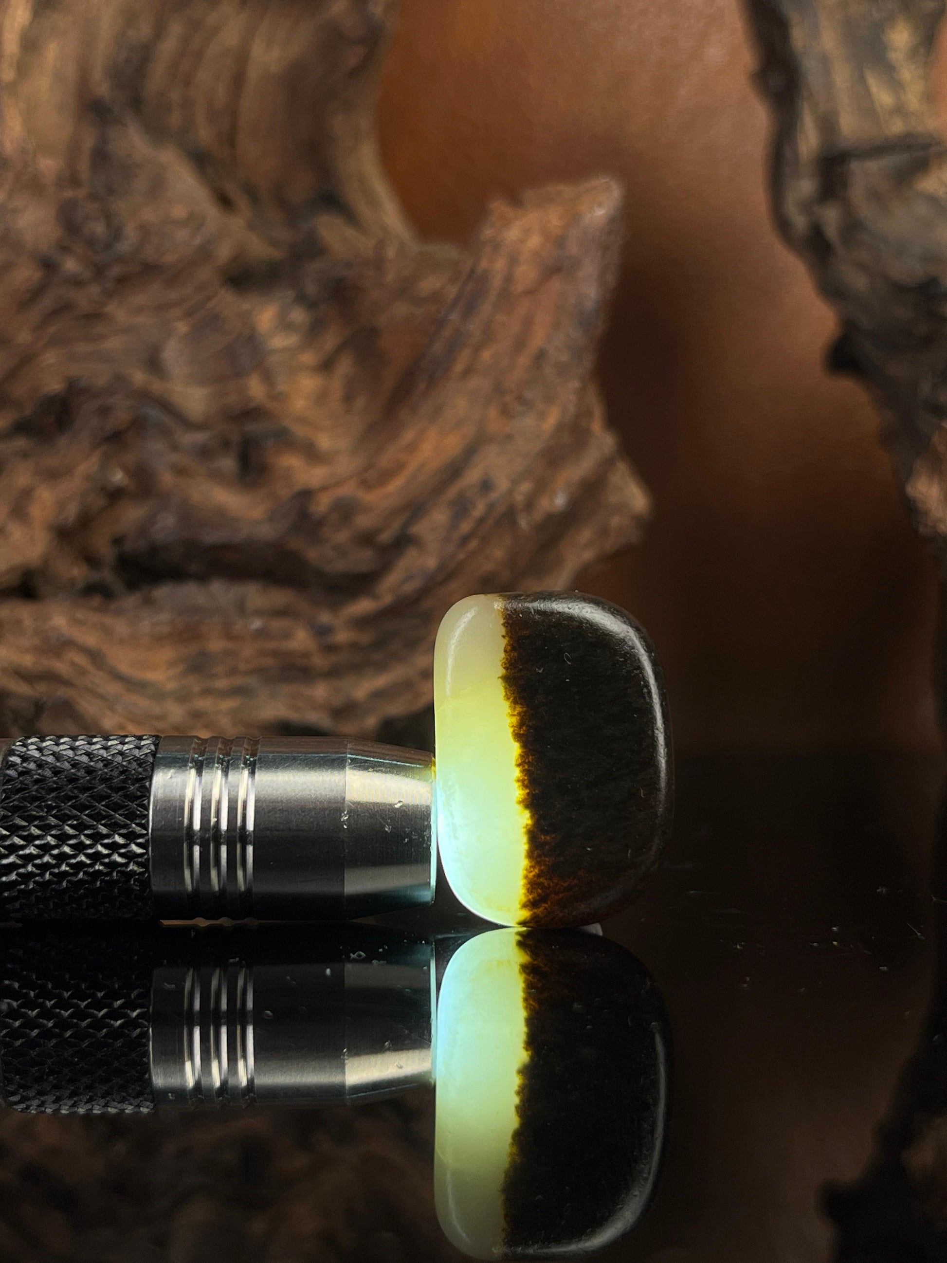 天然和田玉聚黑皮籽料原石吊坠（yc227930）