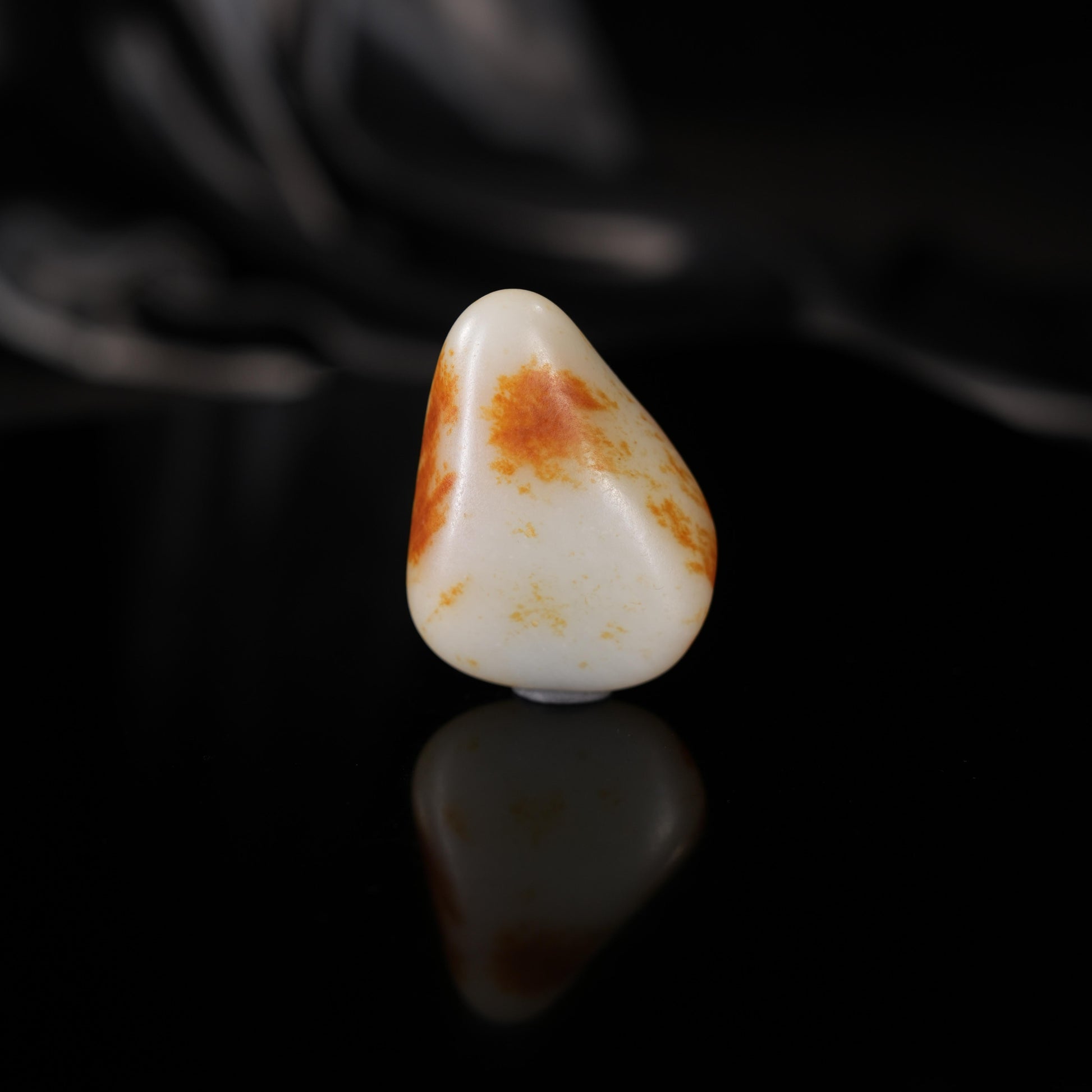 新疆和田玉“锦麓藏霞”白玉聚红皮籽料（yc450807）