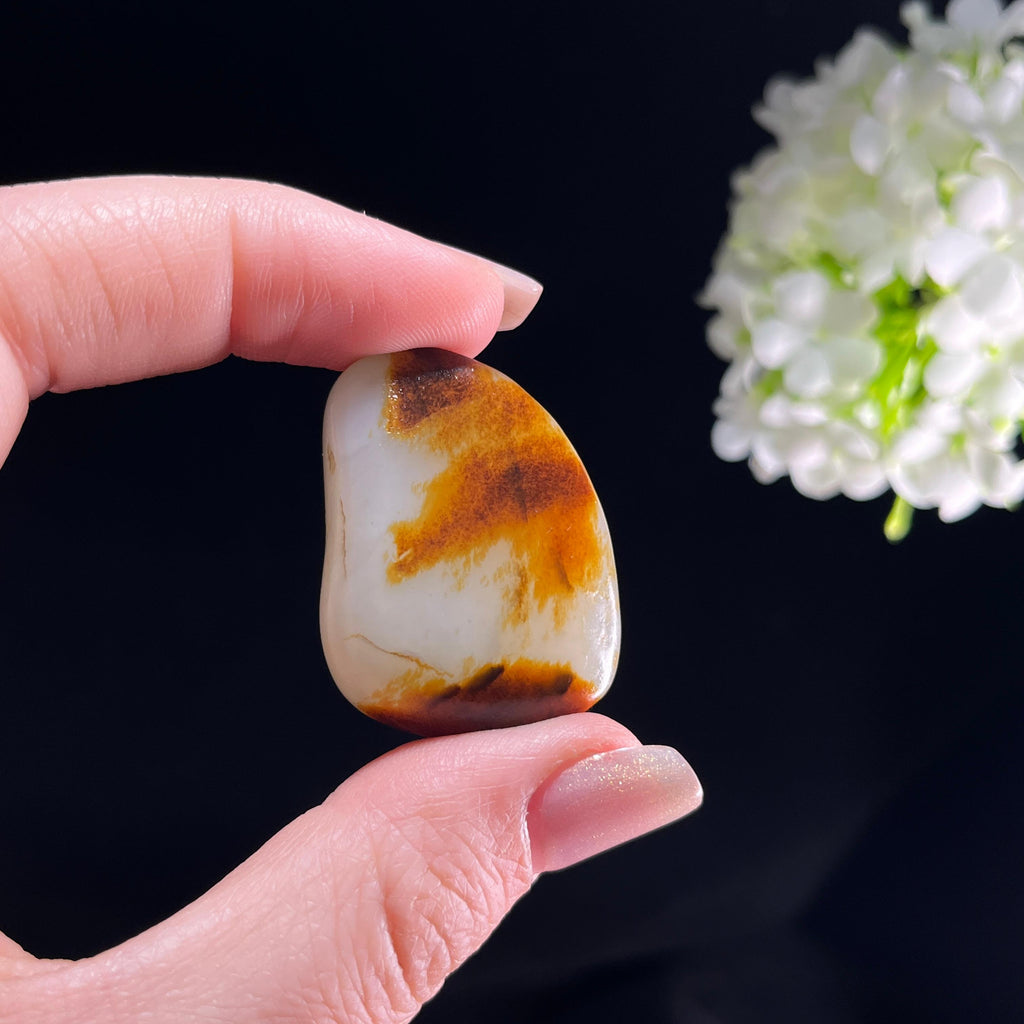 和田玉白玉“秋山落影”黑红皮籽料（yc360486）
