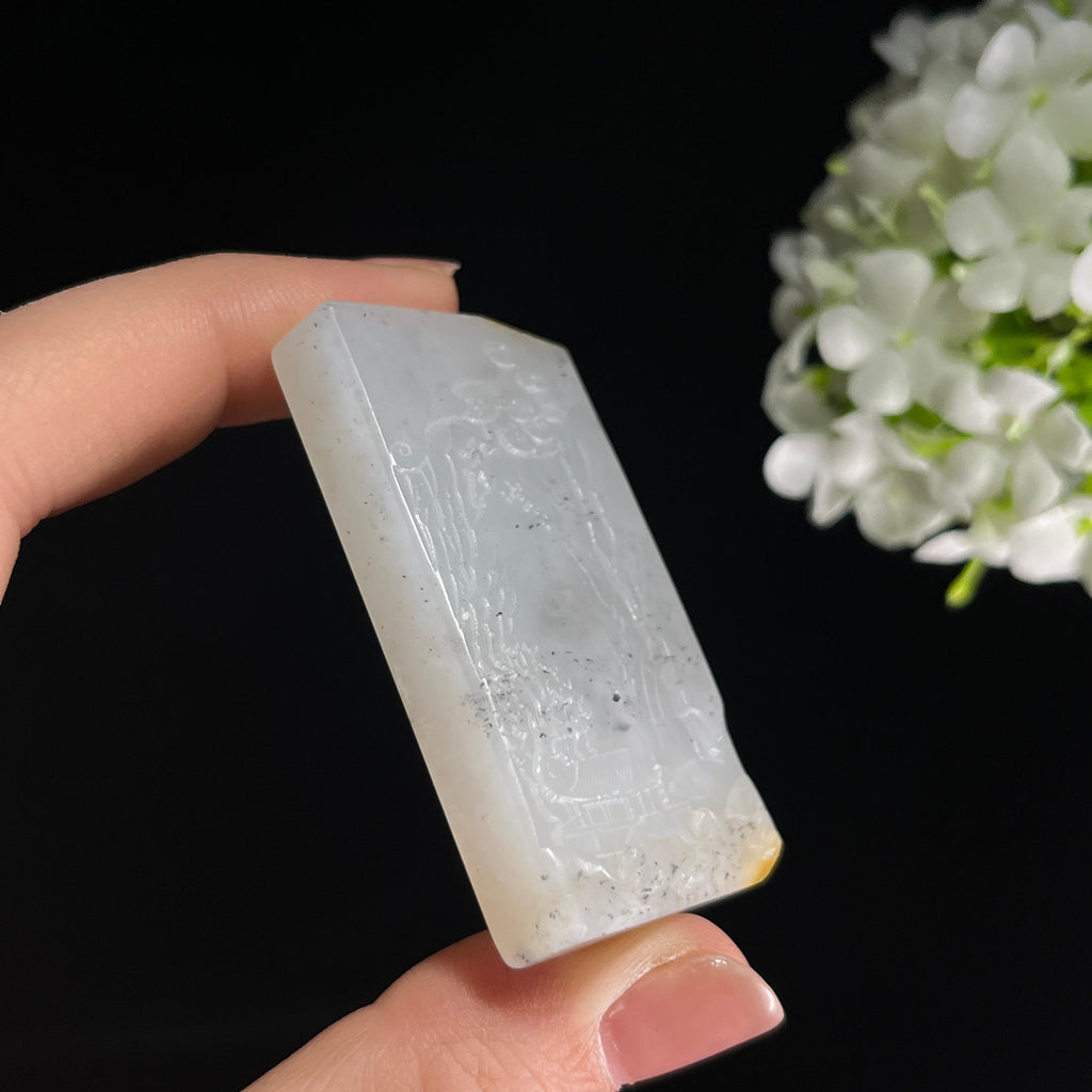 和田玉带墨青花“云深楼阁”籽料雕刻挂件（yc284635）