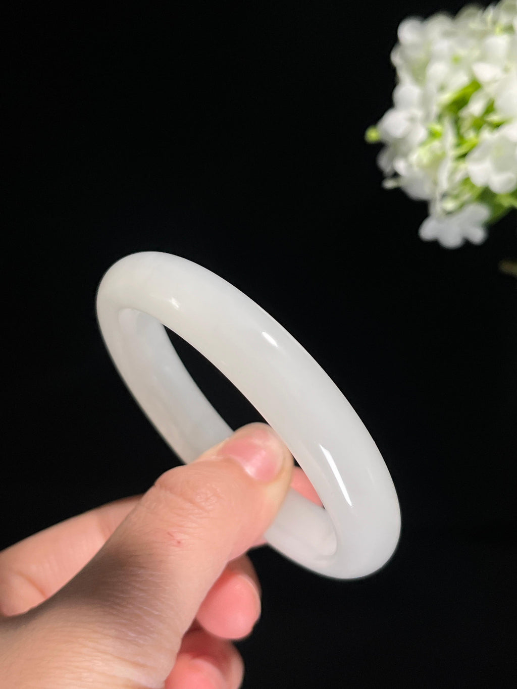 新疆天然和田玉羊脂白玉手镯精品9（卡55）（yc258385）