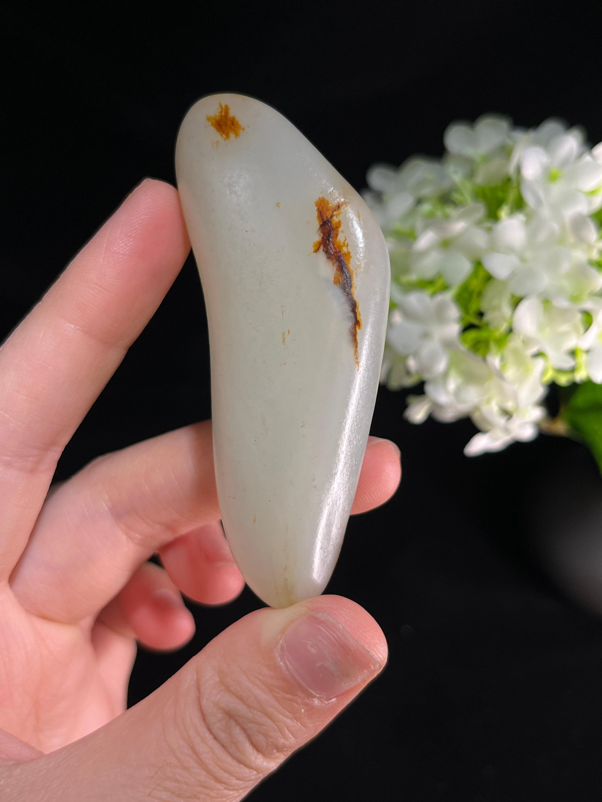 新疆和田玉白玉带红皮籽料原石手把件（yc250952）