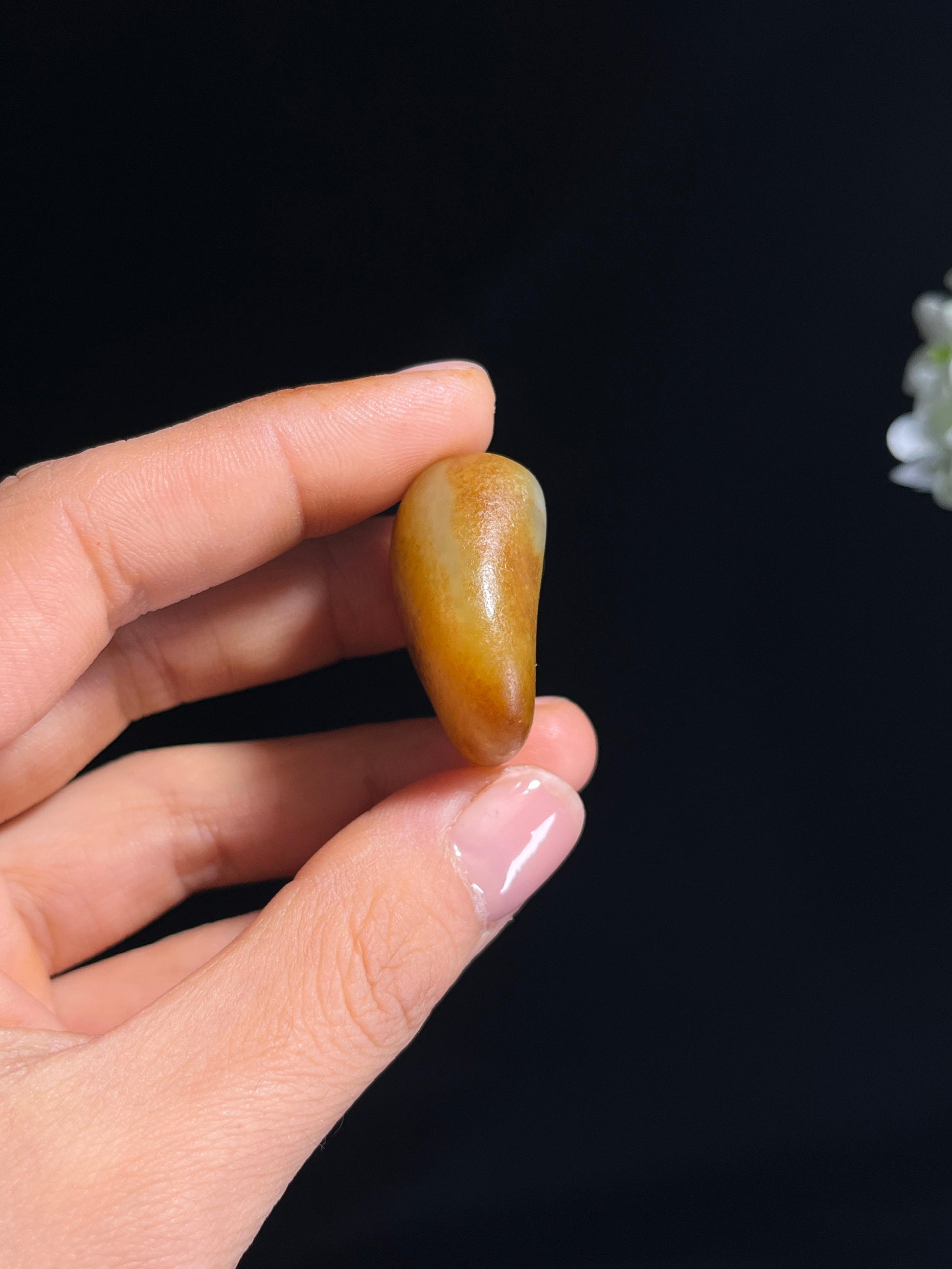 新疆天然和田玉黄沁籽料原石（yc263870）