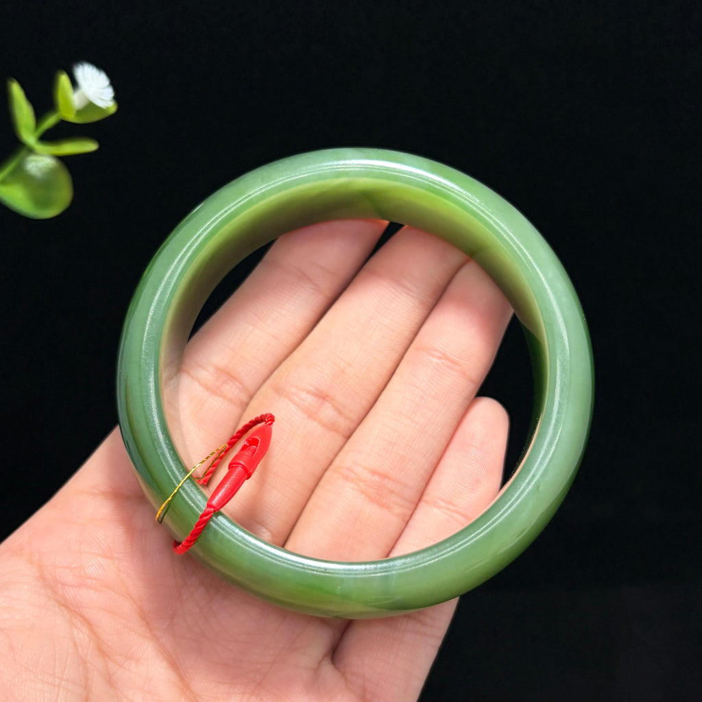 精品碧玉阳绿宽版手镯（yc781381）