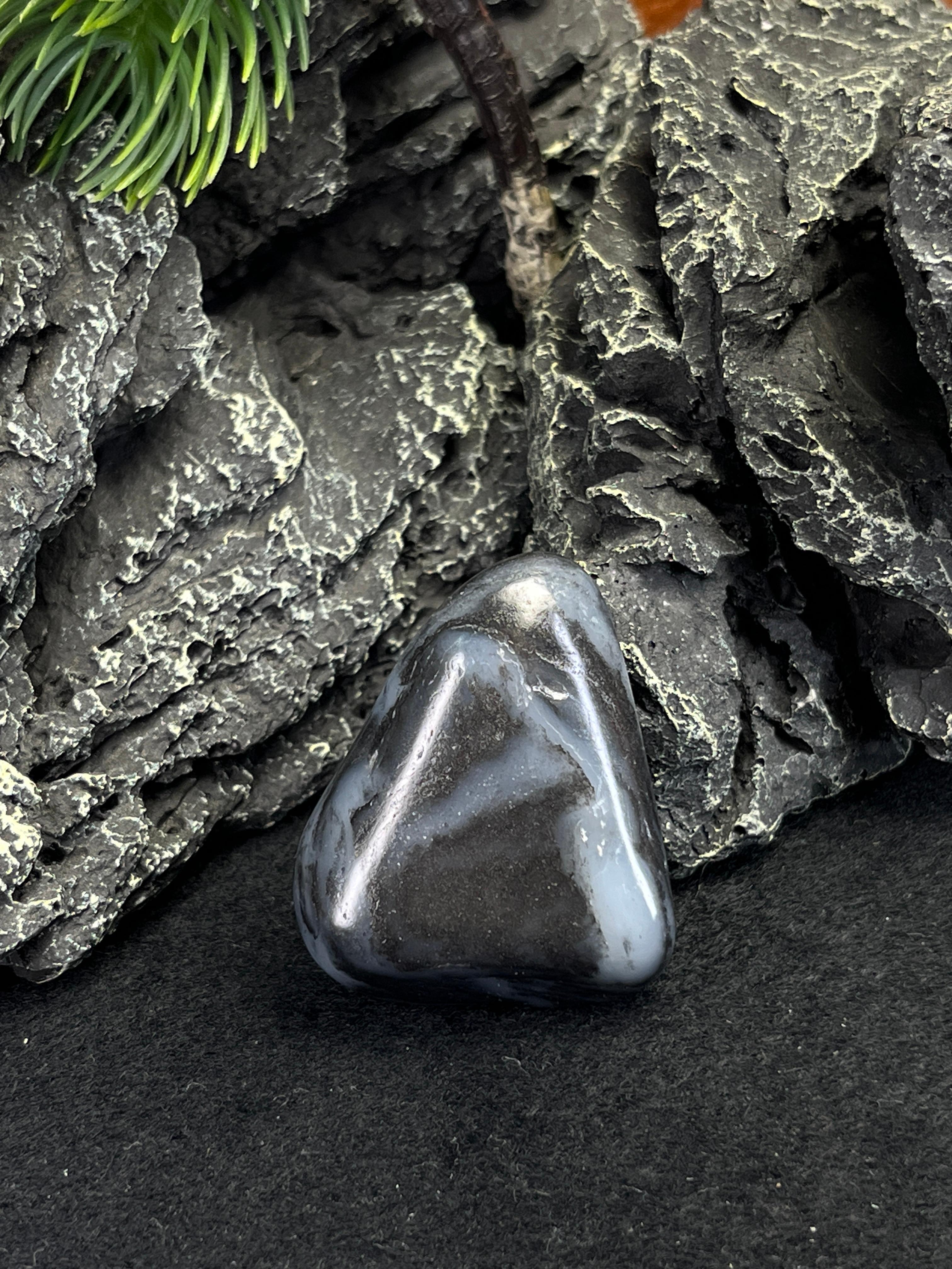 天然新疆和田玉青花籽料原石挂件（yc224147） – 添福玉器