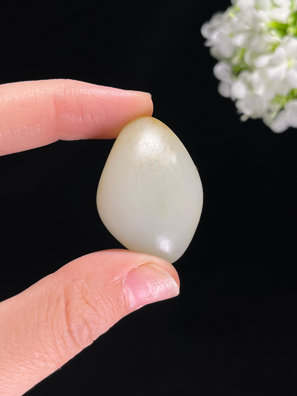 新疆和田白玉带翠特色籽料原石（yc255638）