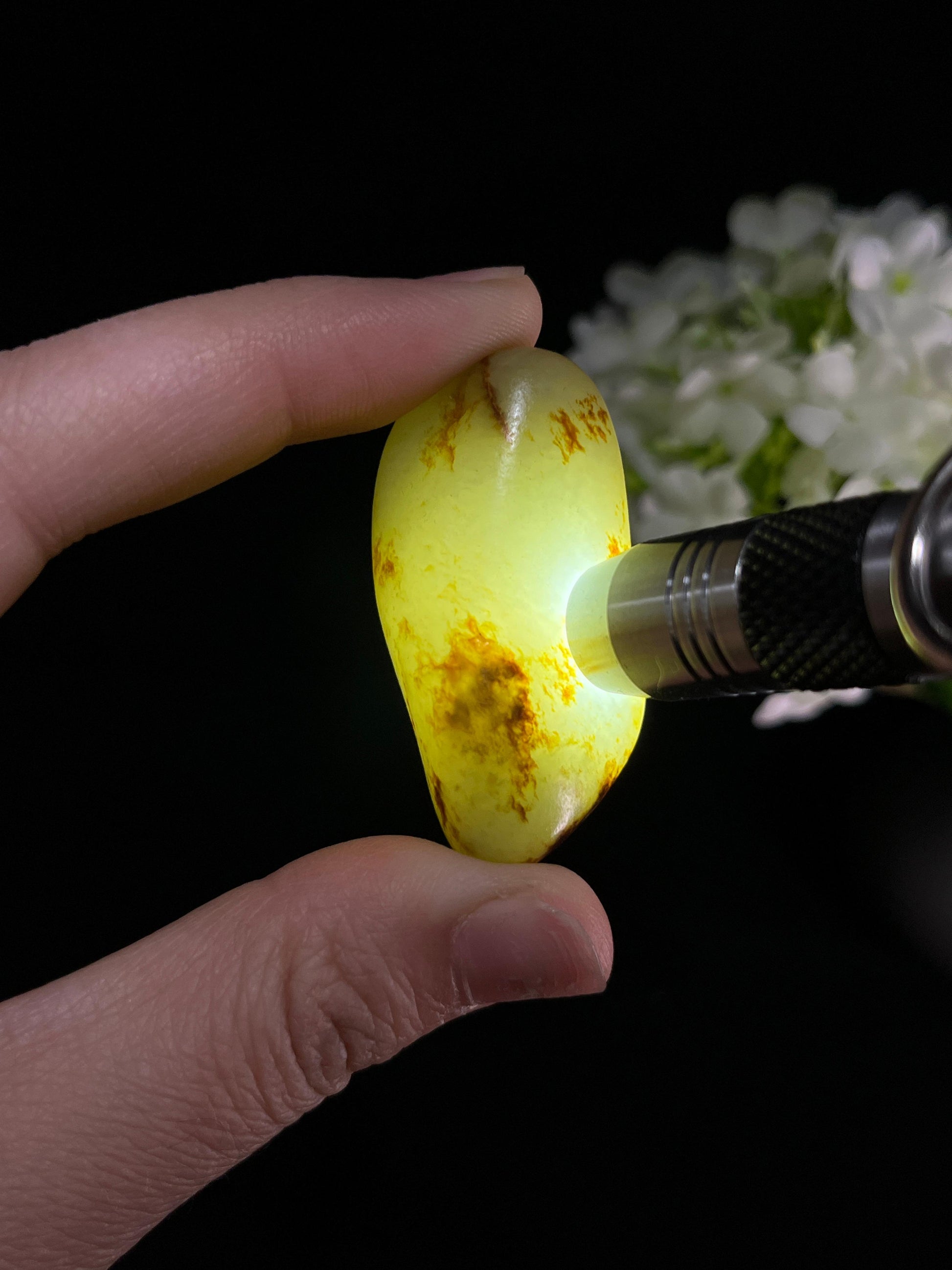 新疆和田玉聚红皮籽料原石（yc250941）