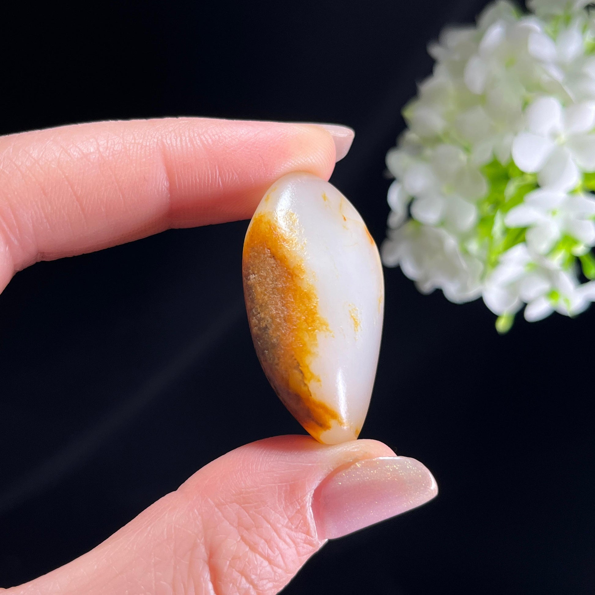 和田玉白玉“金堤映雪”红皮聚黄皮籽料（yc356732）