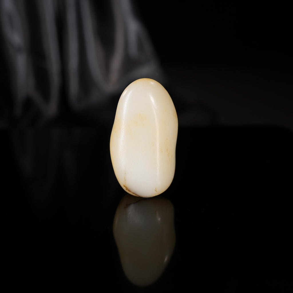 新疆和田玉“薄金漫玉”白玉洒金皮籽料（yc450680）