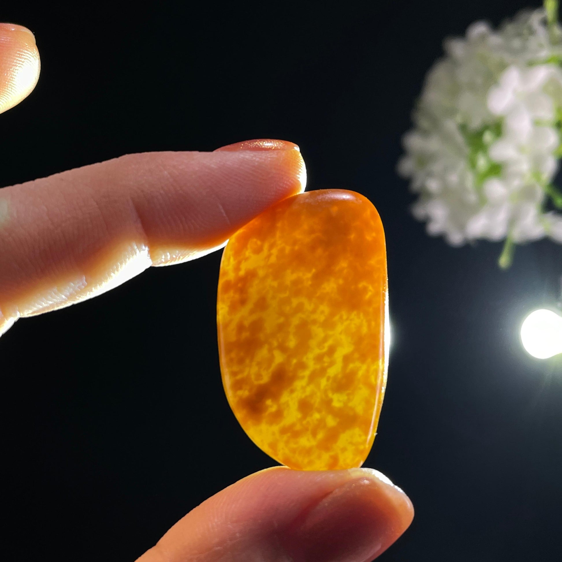 和田玉白玉“含章蕴秀”通体洒金皮籽料（yc387258）