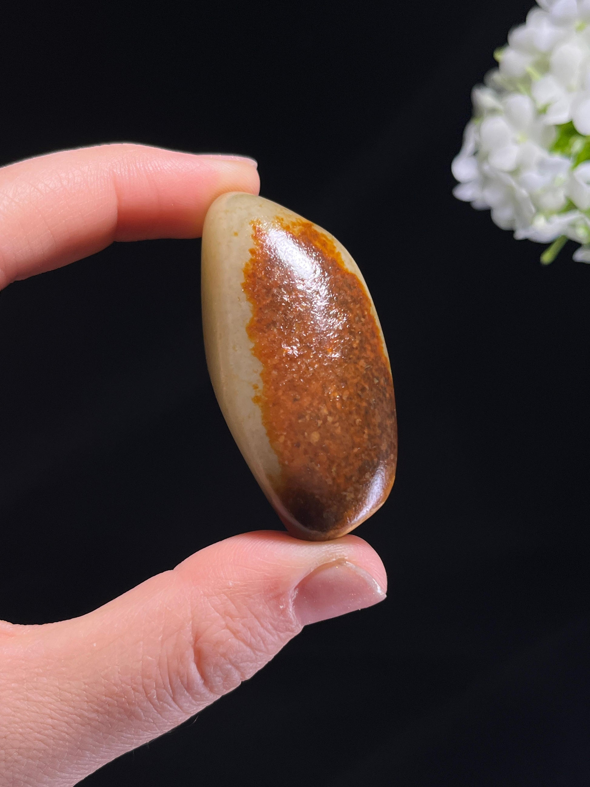 新疆天然和田玉籽料原石聚红皮挂件（yc262842）